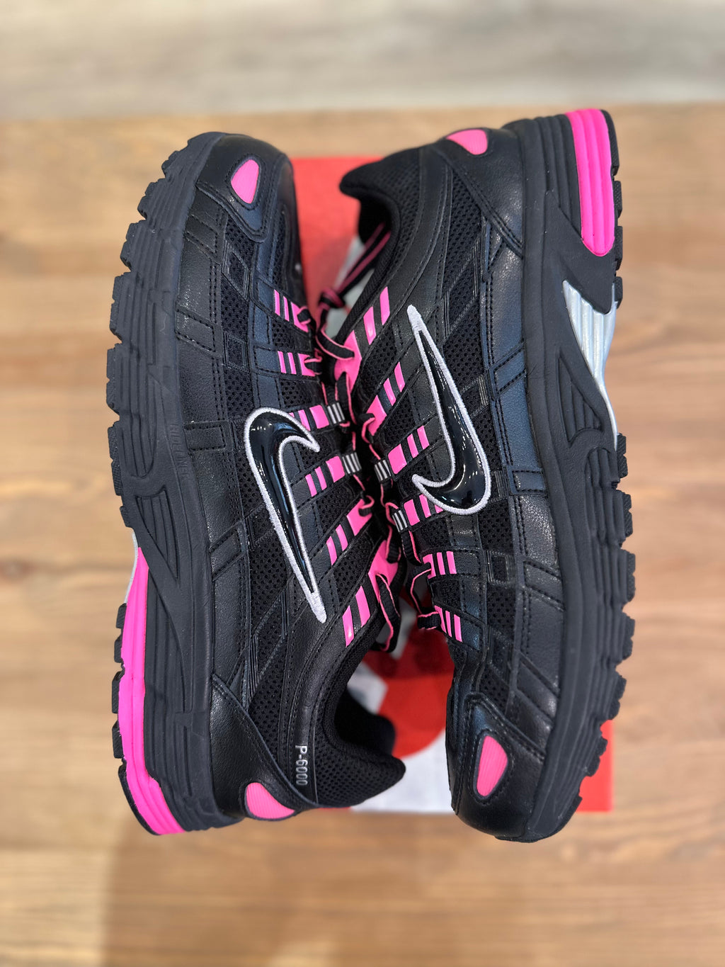 Nike p6000 black hyper pink ( taille 46 )