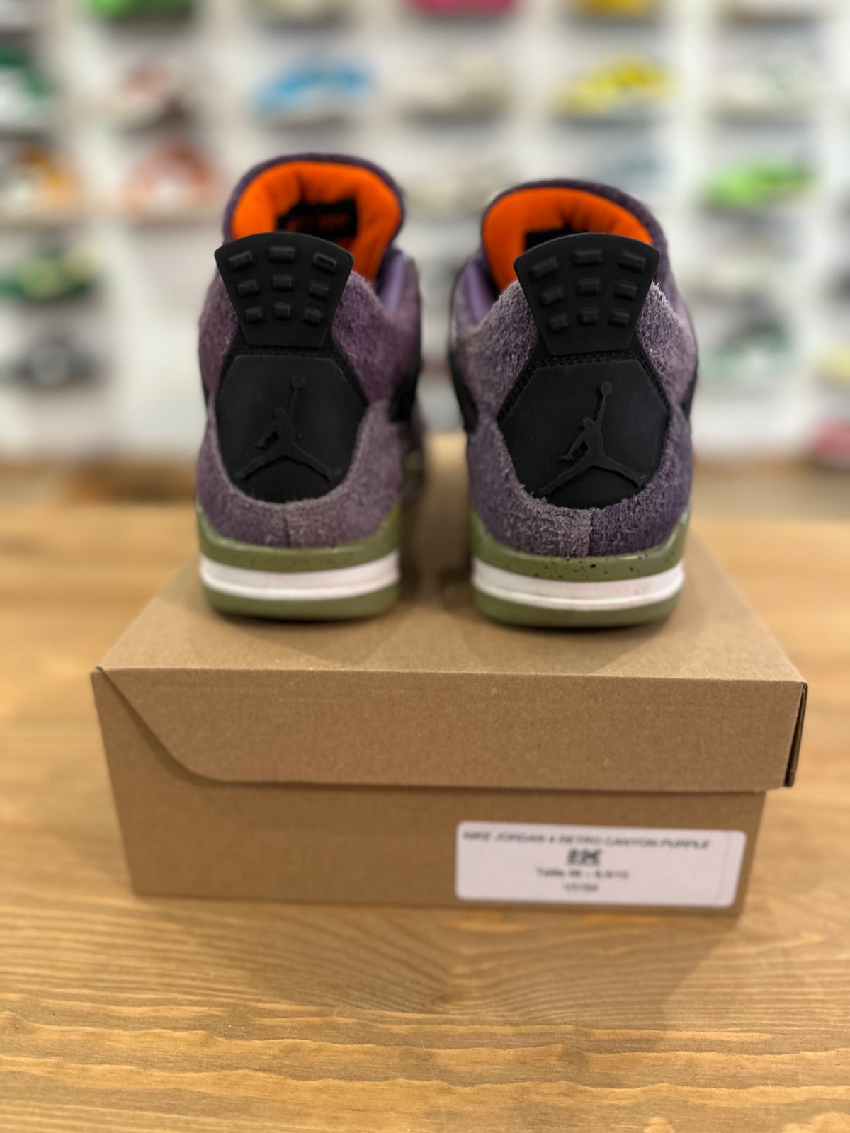 Nike Jordan 4 Rétro canyon purple ( taille 38 )