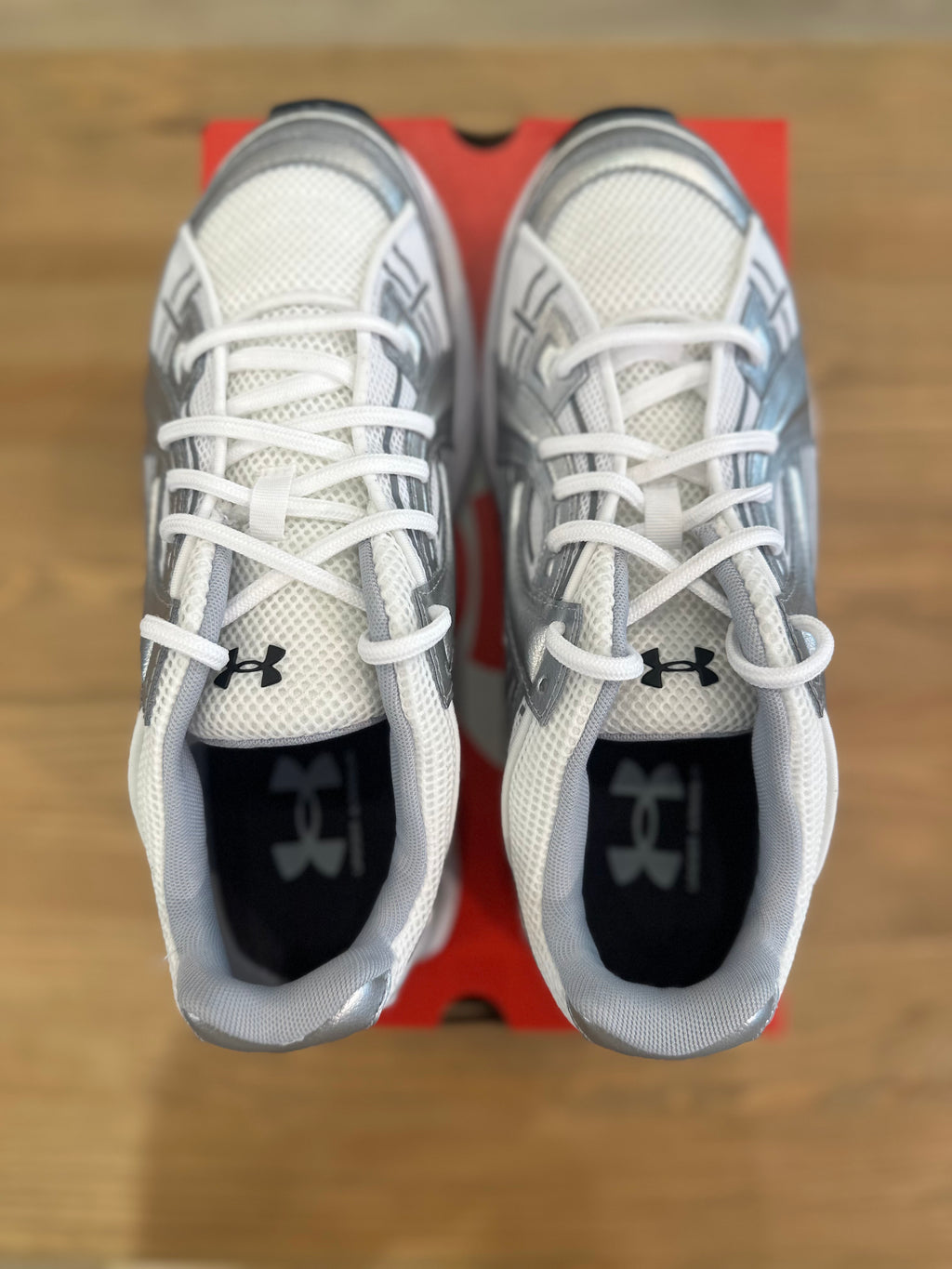 Under armour sola white grey ( taille 42 )