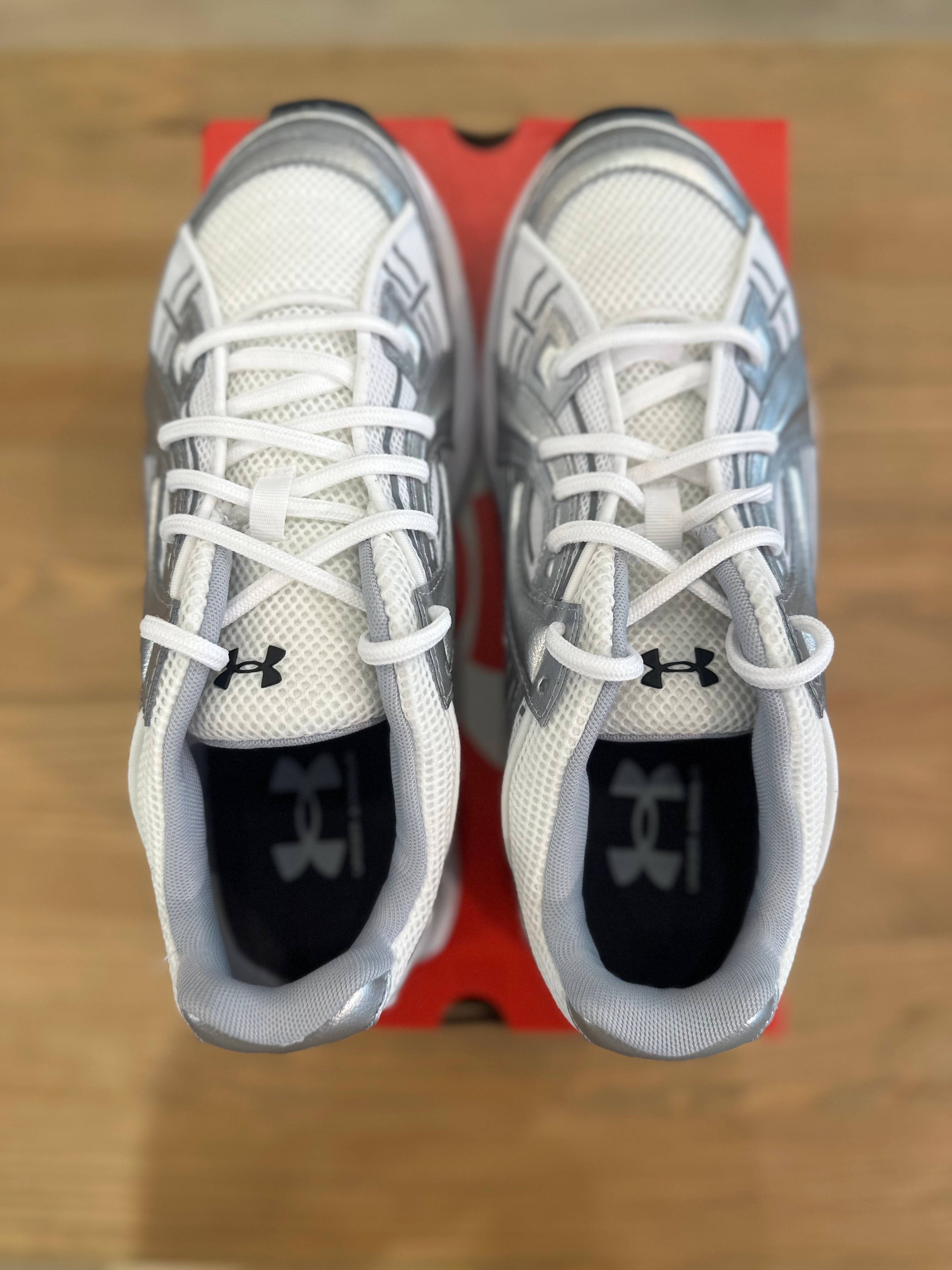 Under armour sola white grey ( taille 42 )