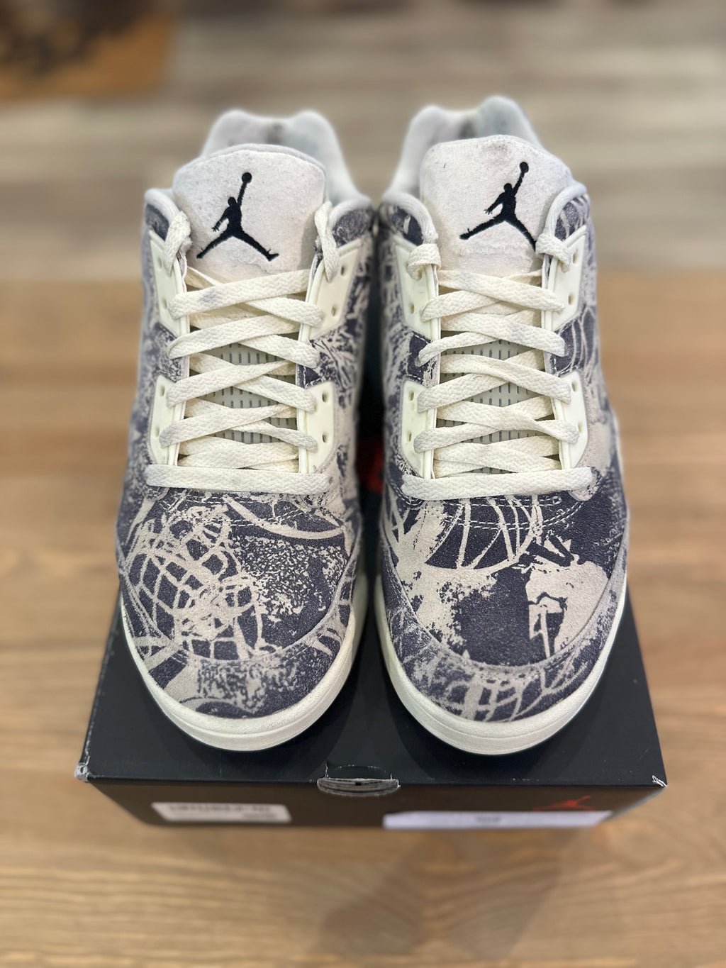Nike Jordan 5 low rétro expression ( taille 42,5 )