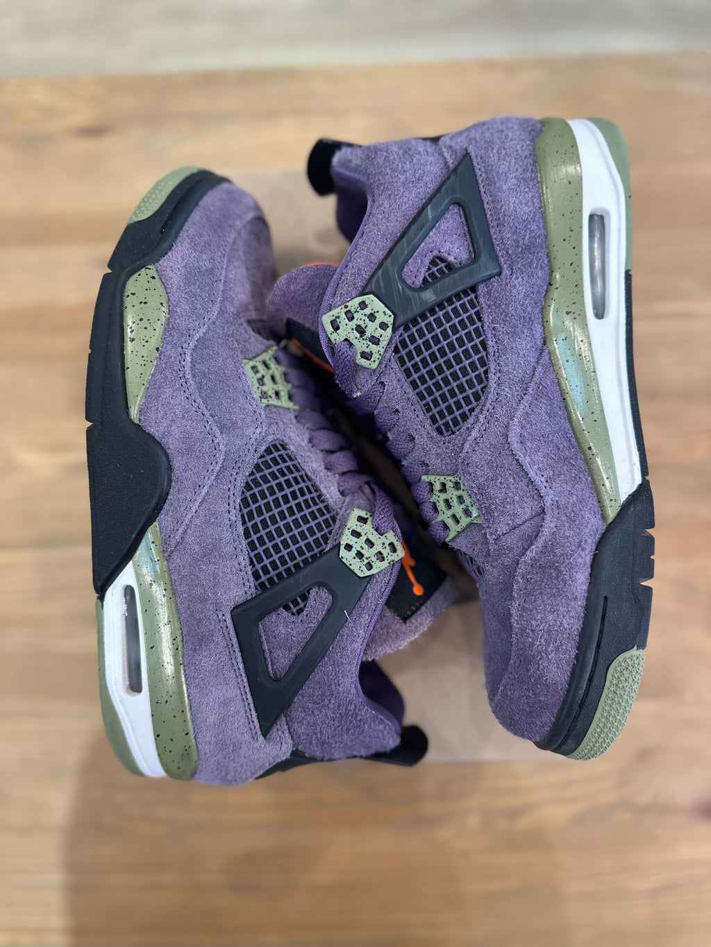 Nike Jordan 4 rétro canyon purple ( taille 41 )