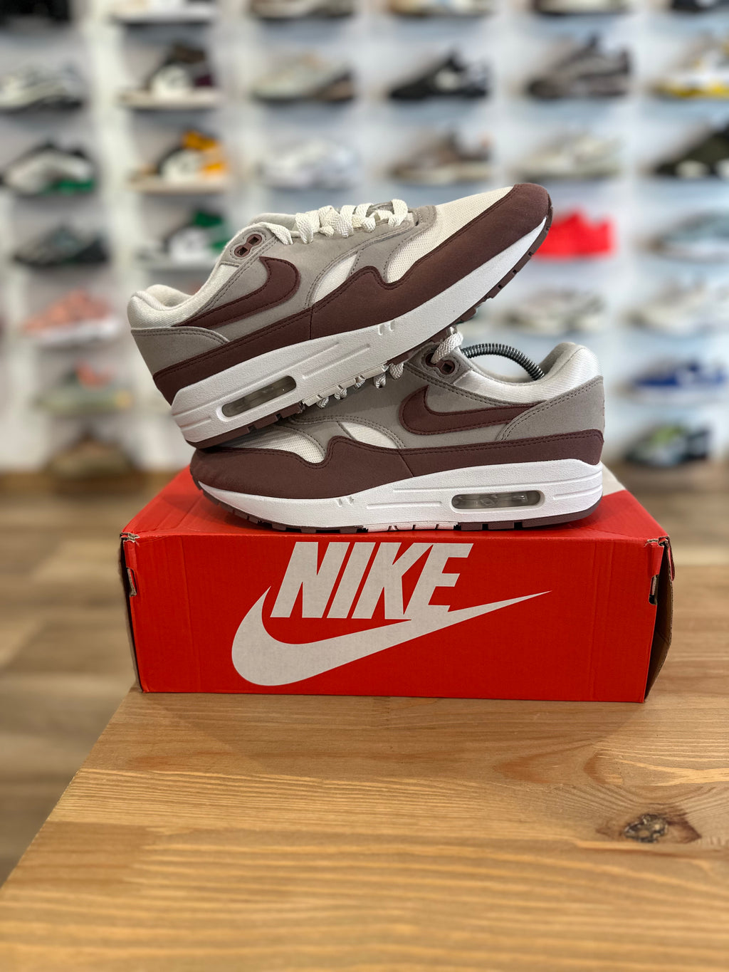 Nike air Max 1 smokey mauve ( taille 40,5 )