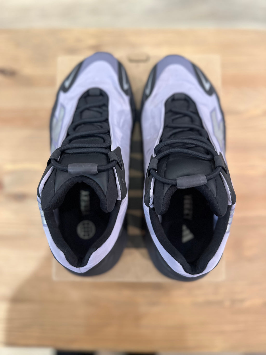 Adidas Yeezy 700 mnvn géode ( taille 40 )