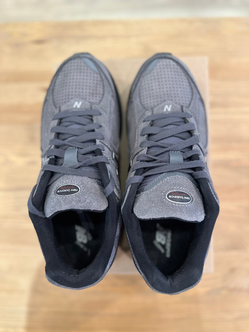 New balance 2002r CASTLEROCK black ( taille 43 )
