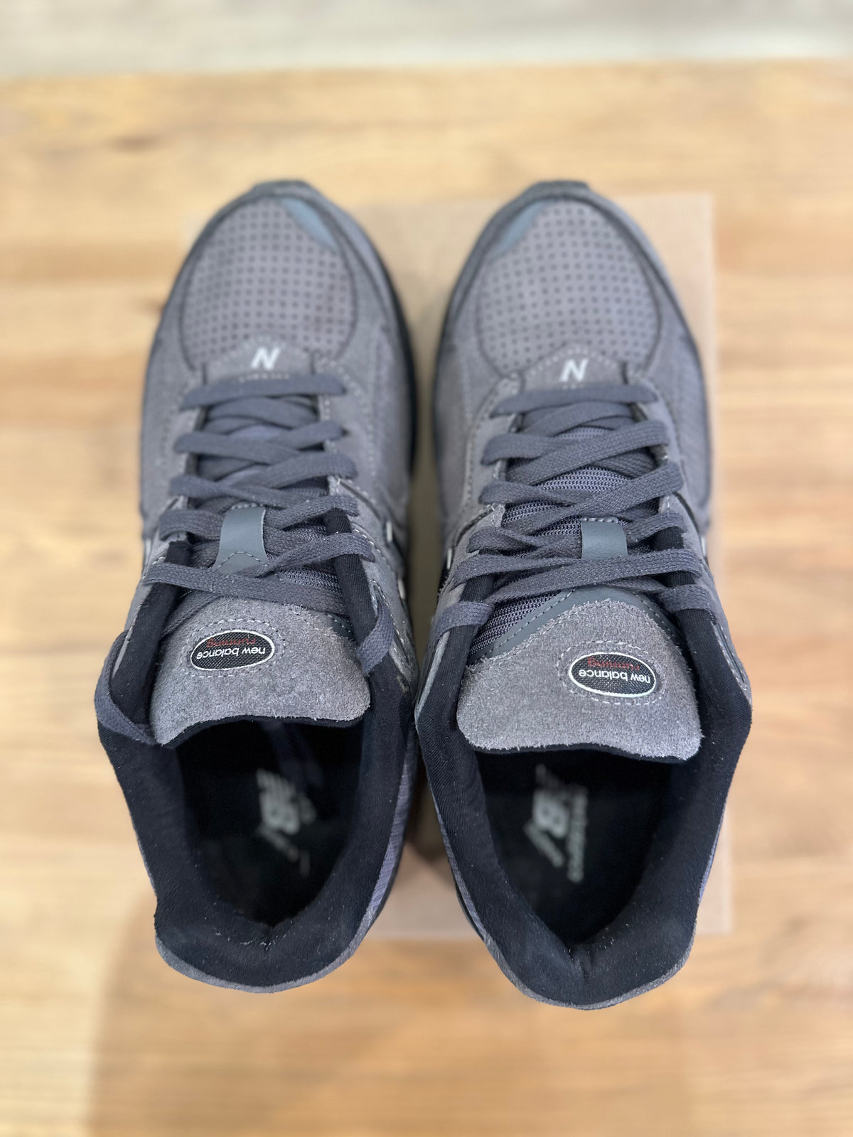 New balance 2002r CASTLEROCK black ( taille 43 )