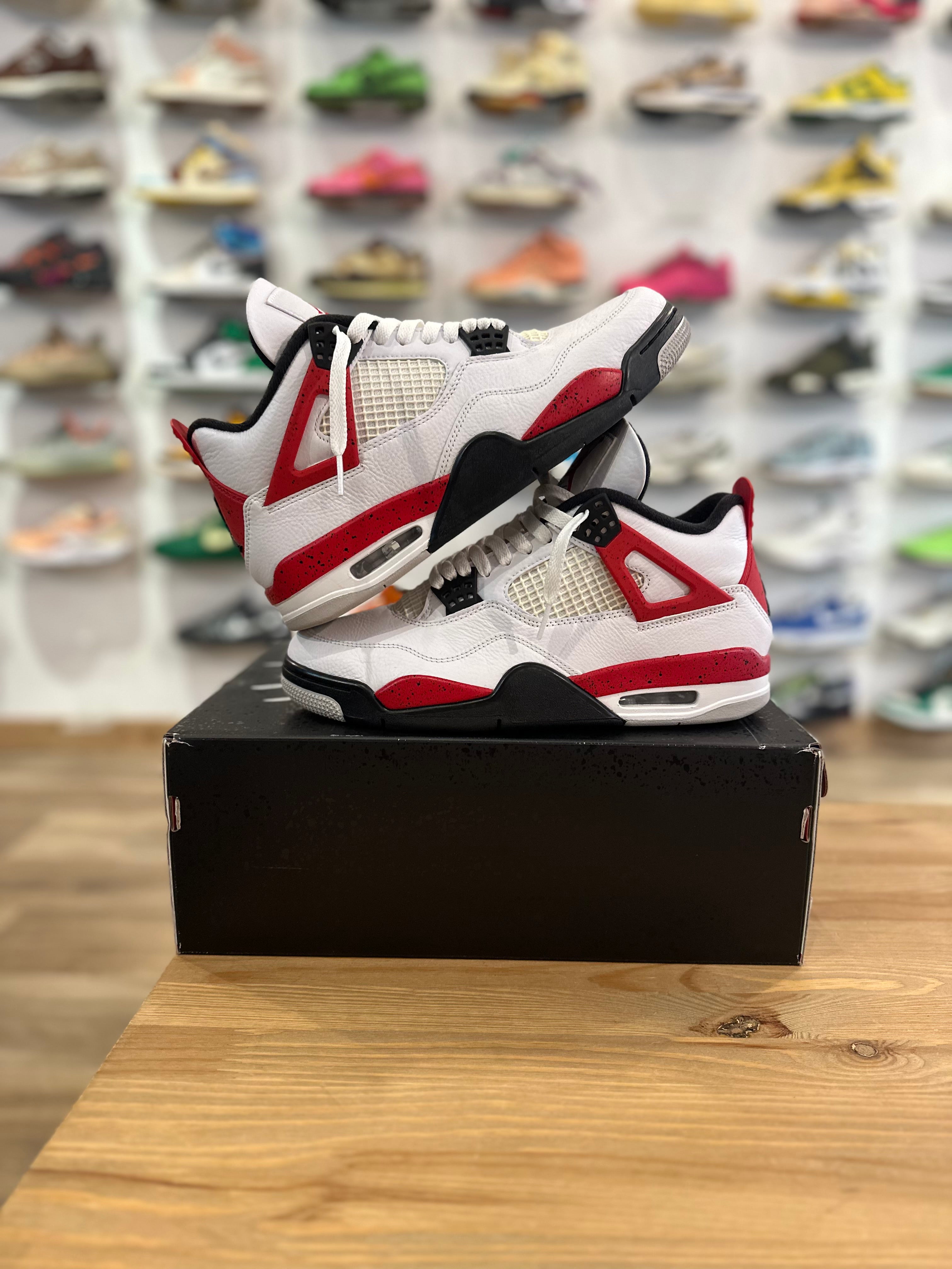 Nike Jordan 4 rétro red cément ( taille 43 )