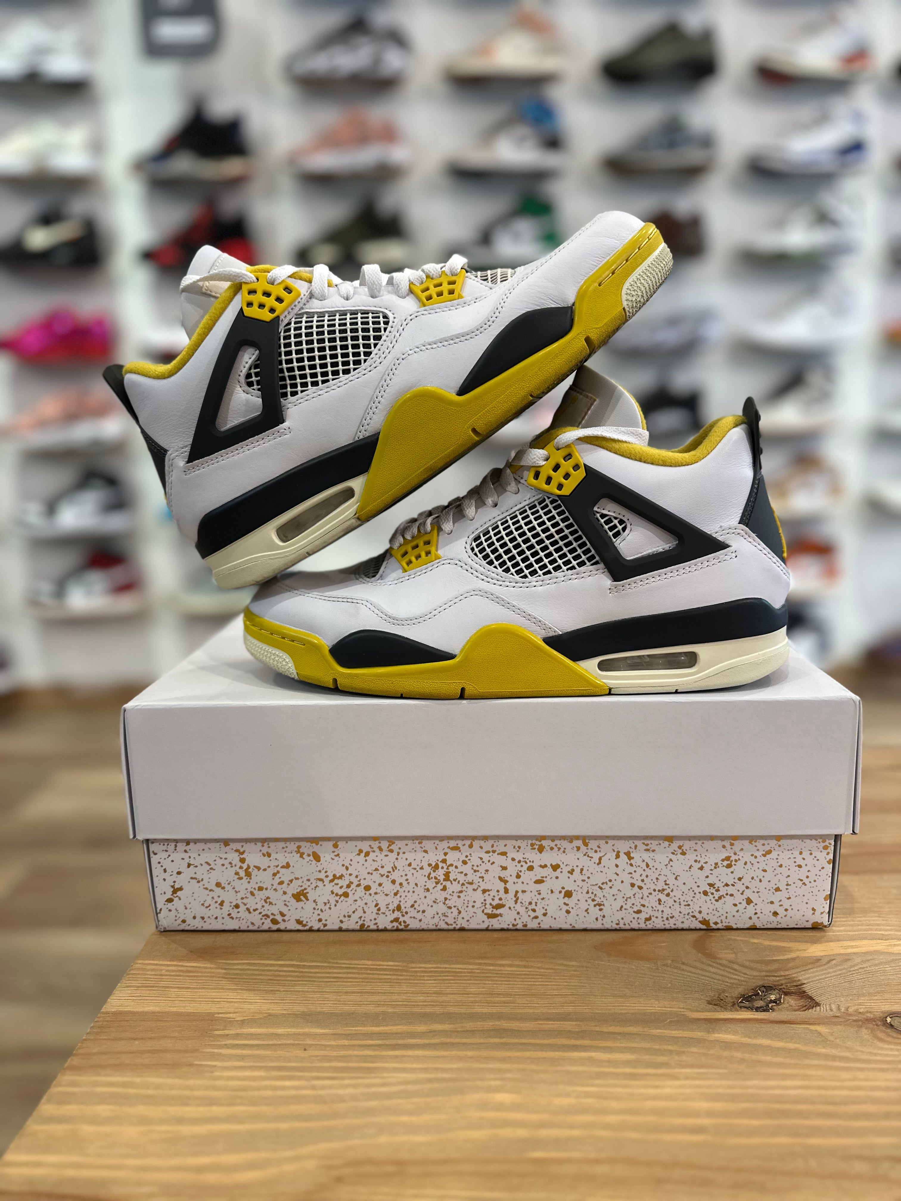 Nike Jordan 4 rétro vivid sulfur ( taille 44 )