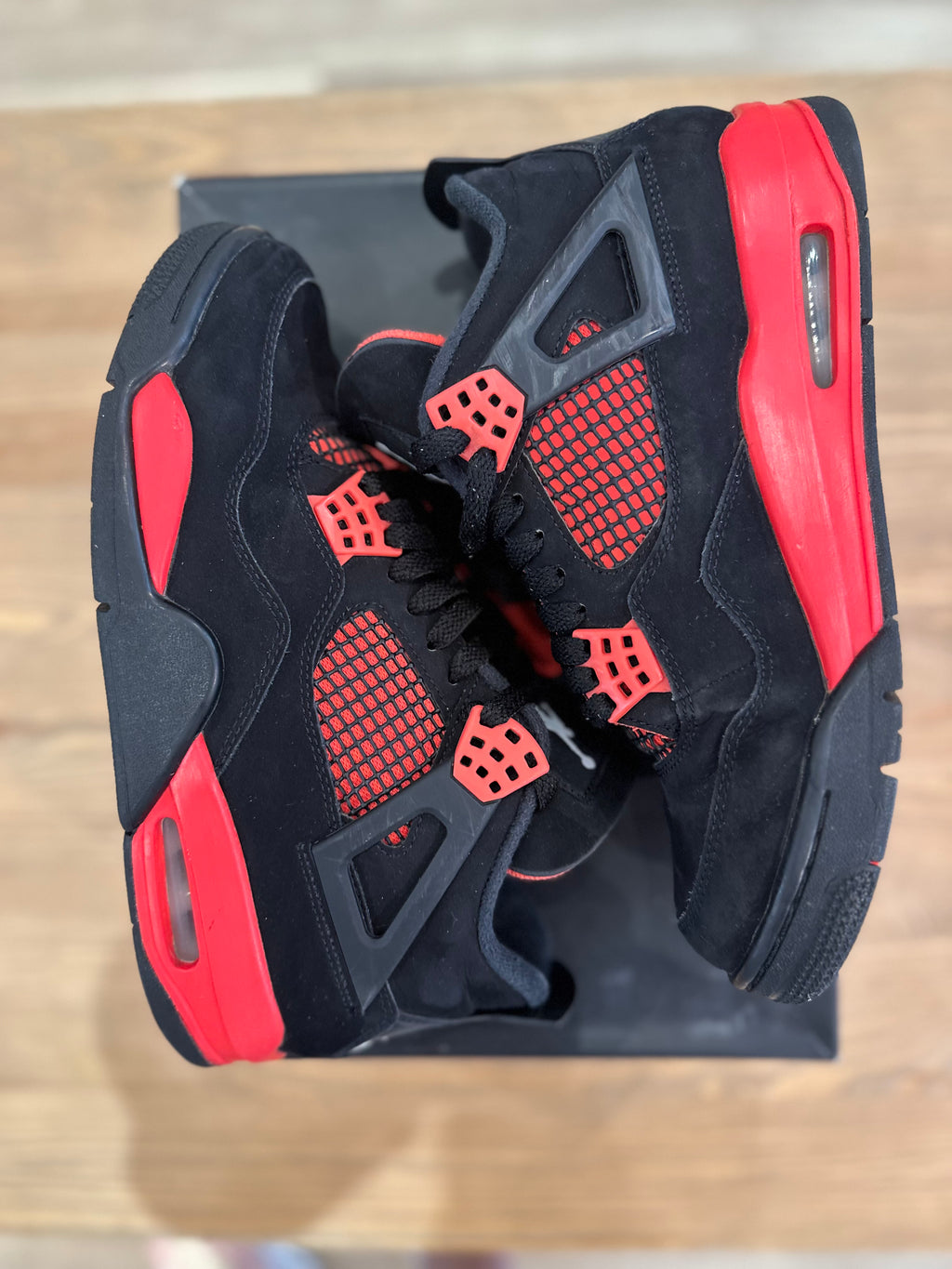 Nike Jordan 4 rétro red thunder ( taille 41 )