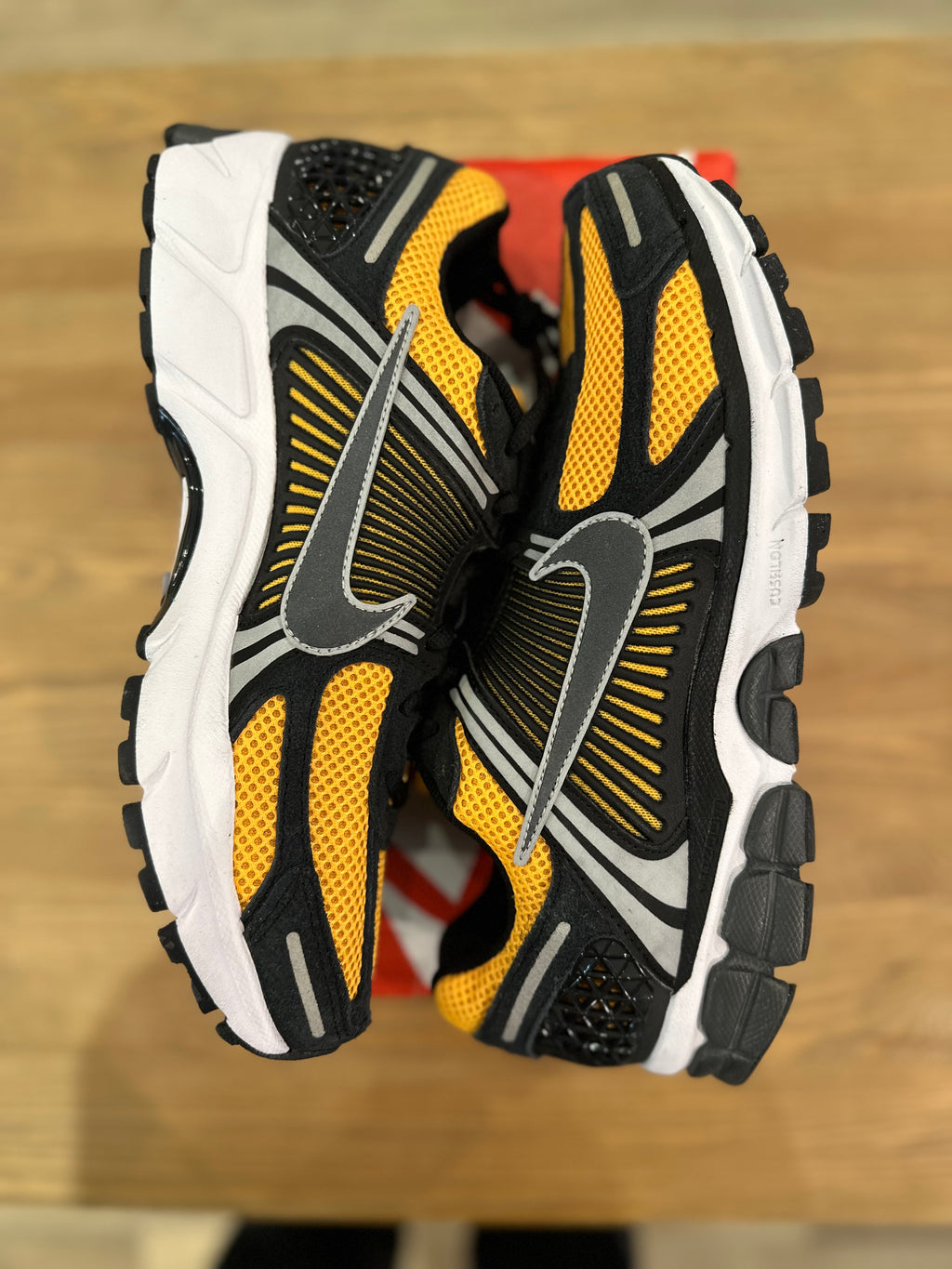 Nike zoom vomero 5 sundial ( taille 45 )