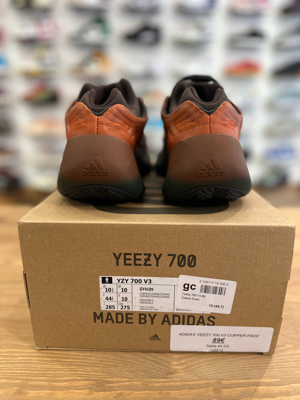 Adidas Yeezy 700 v3 Copper fade ( taille 44 2/3 )