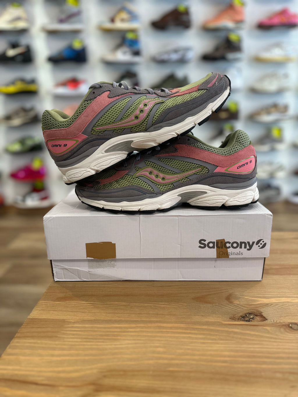 Saucony progrid omni 9 grey Green ( taille 45 )