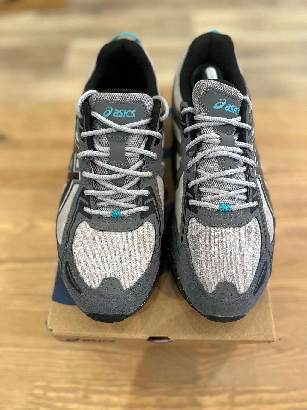 Asics gel venture 6 grey ( taille 42,5 )