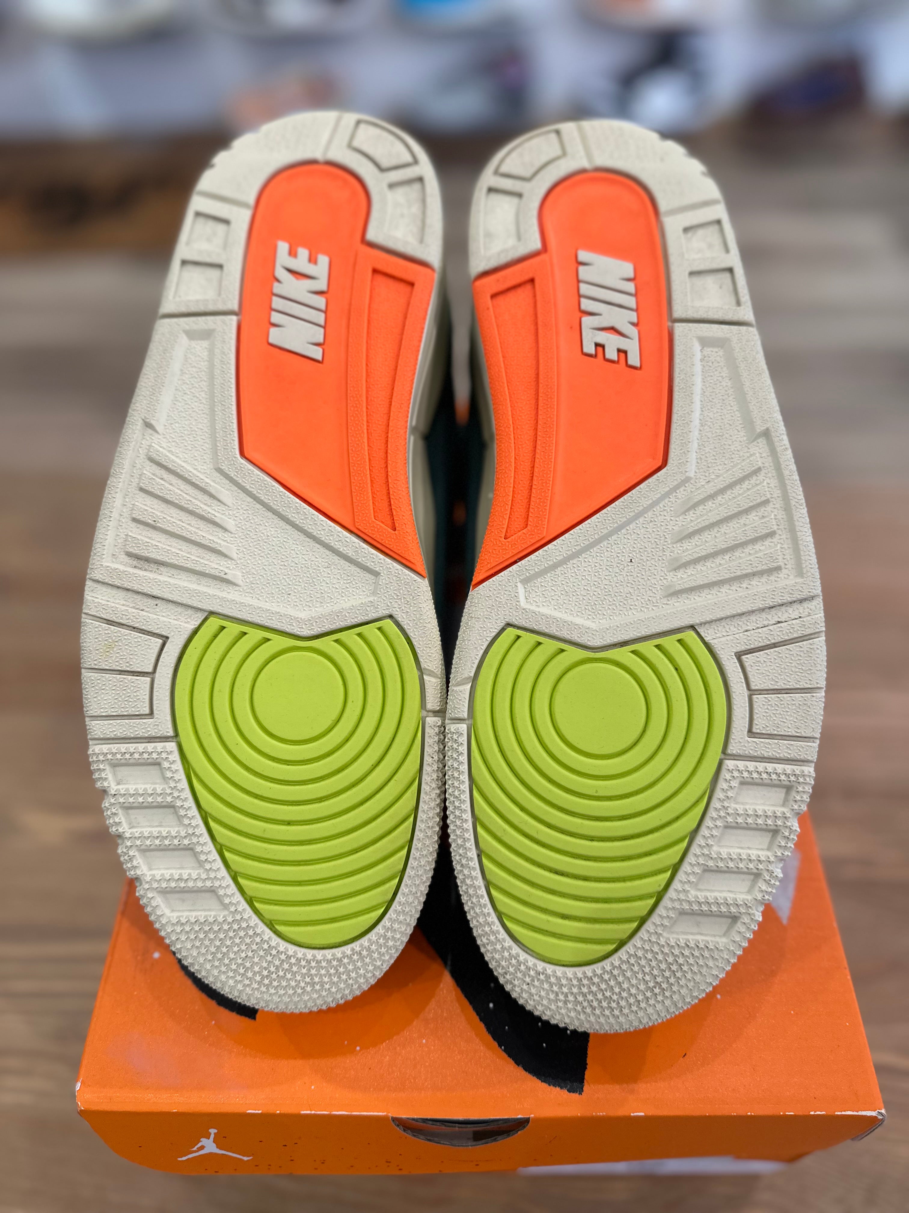 Nike Jordan 3 rétro Nina Chanel ( taille 44 )