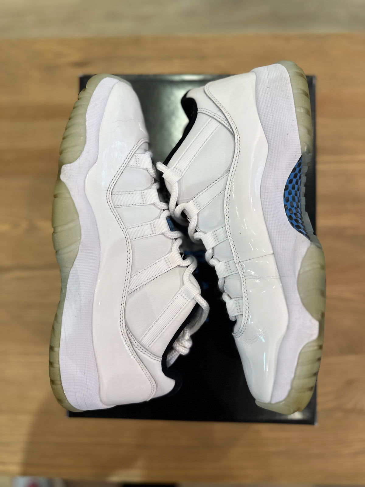 Nike Jordan 11 low legend blue ( taille 42 )