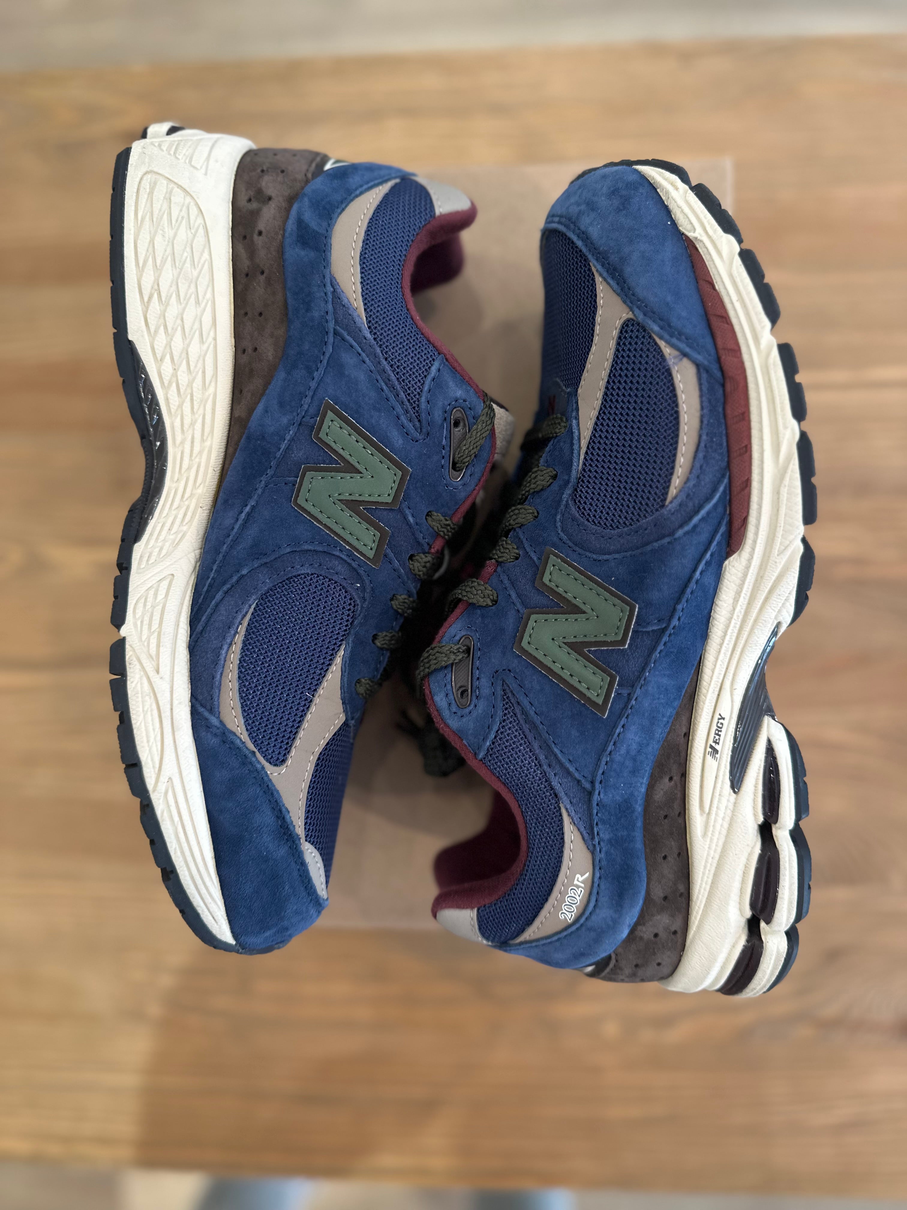 New balance 2002r true red ( taille 42 )