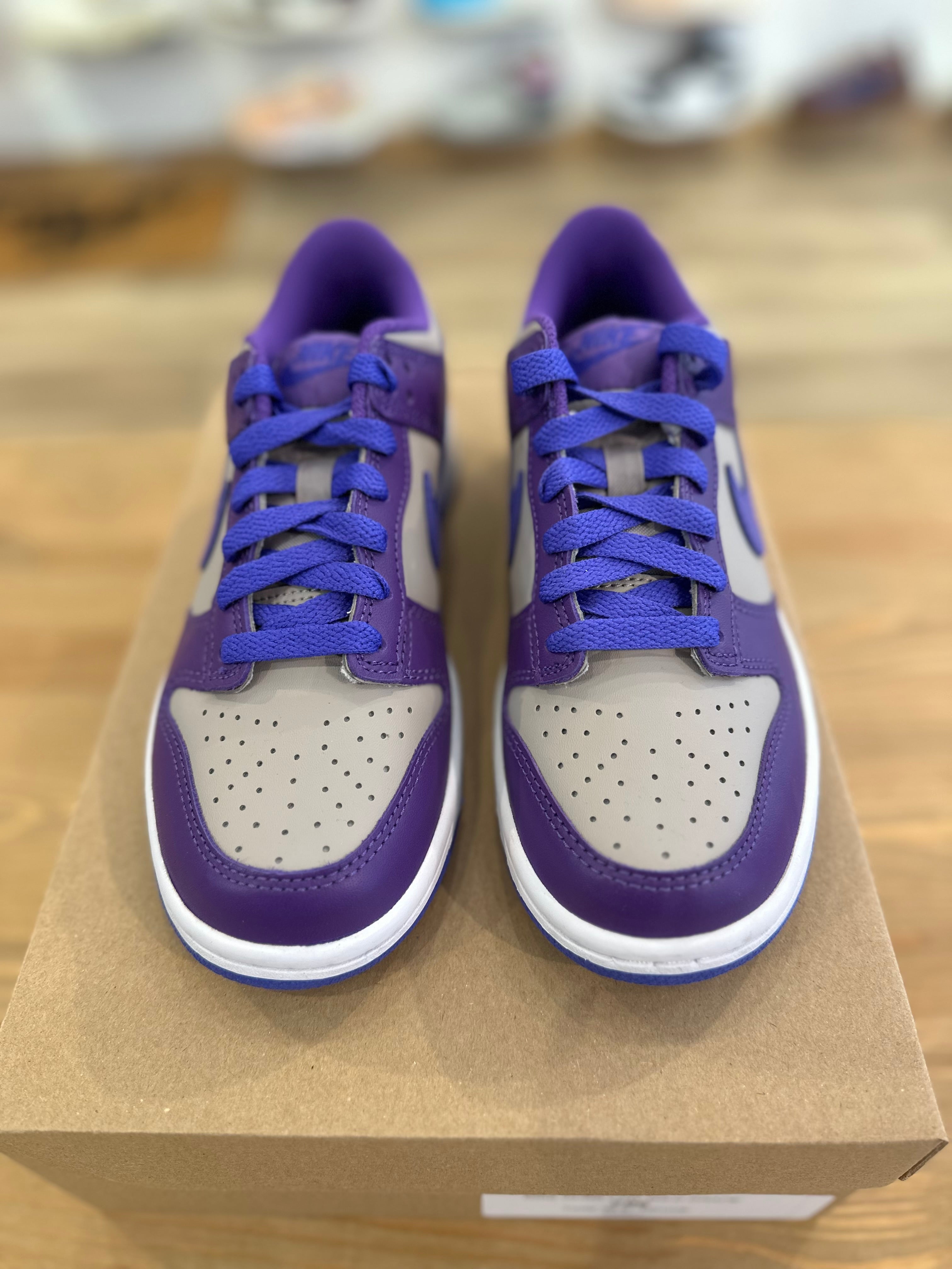 Nike dunk low Wild grape ( taille 36,5 )