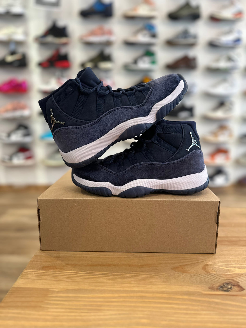 Nike Jordan 11 rétro midnight navy ( taille 37,5 )
