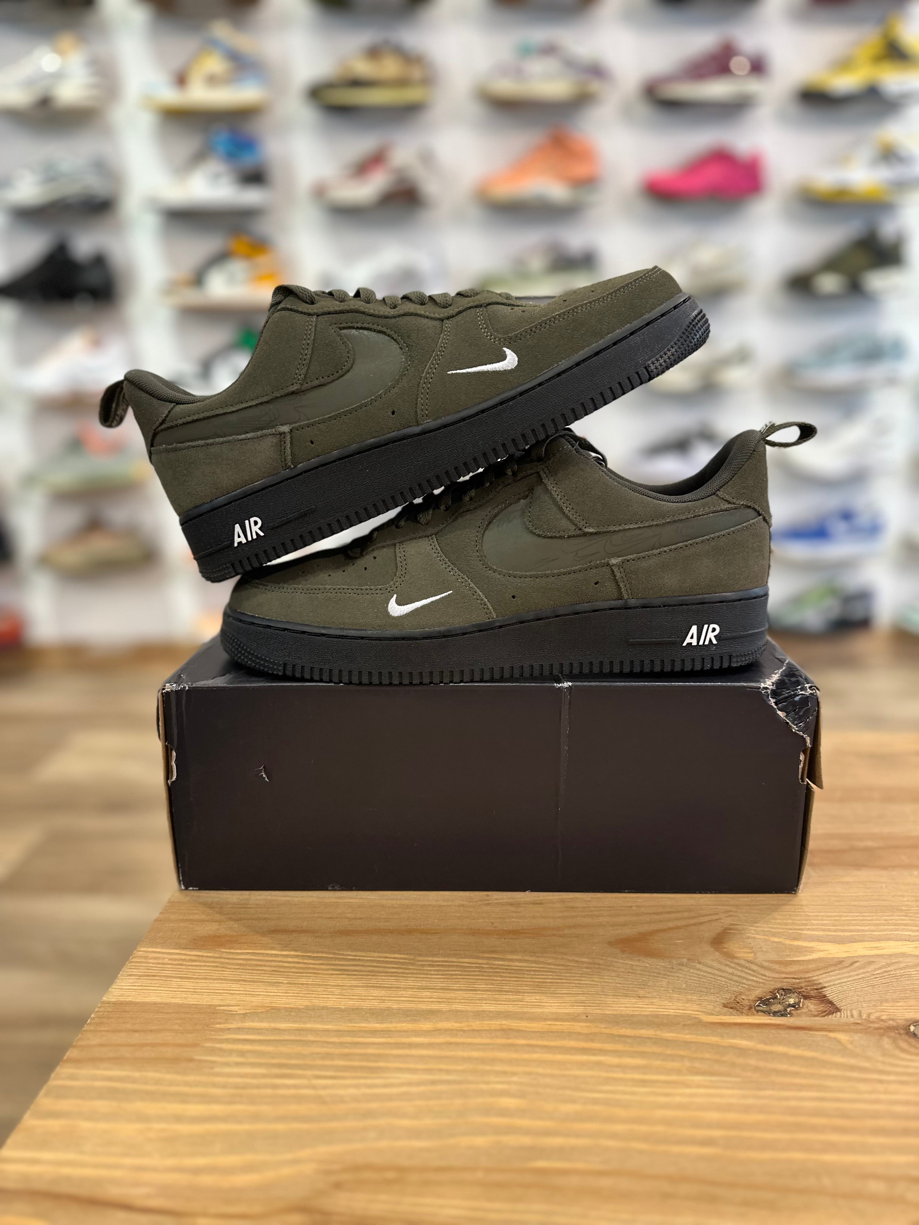Nike air force 1 low réflective kaki ( taille 44,5 )