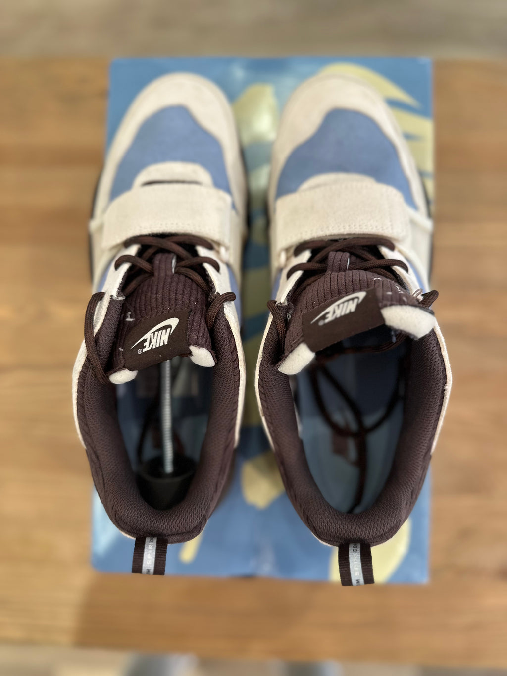 Nike zoom field jaxx Travis Scott ( taille 44 )