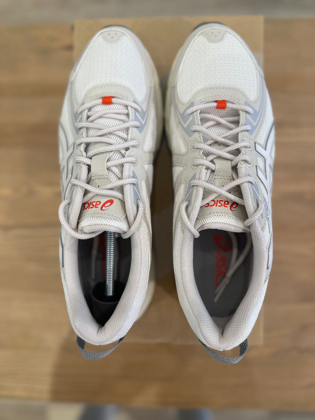 Asics gel venture 6 cream ( taille 44 )