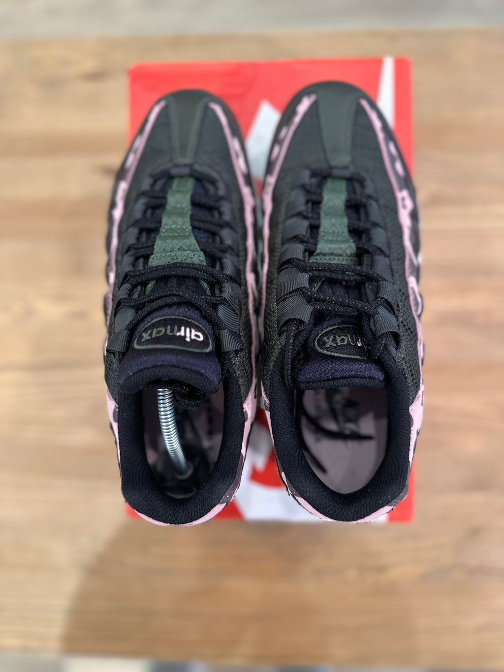 Nike air Max 95 olive pink Camo ( taille 40,5 )