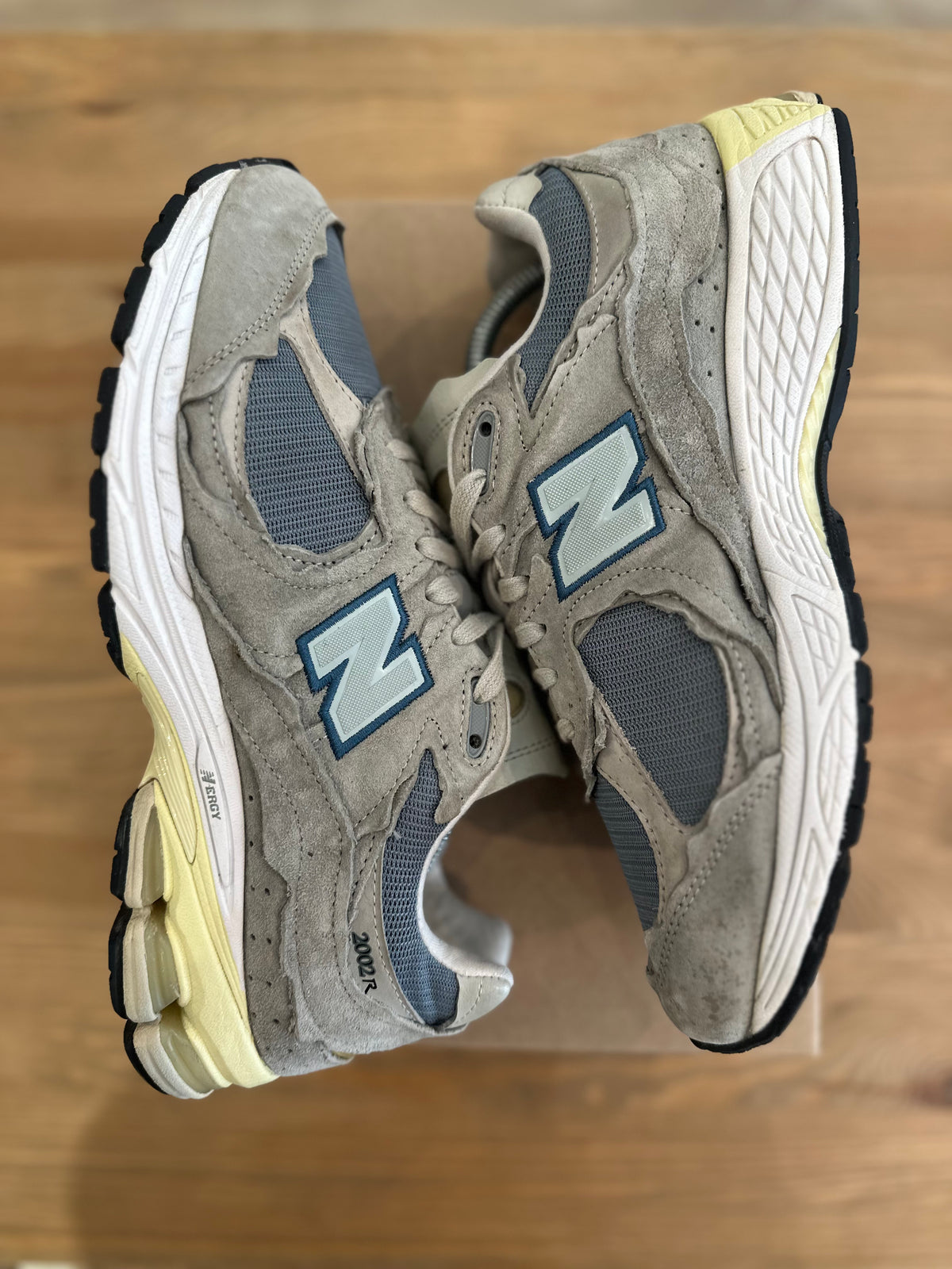 New balance 2002r protection pack mirage grey ( taille 42 )