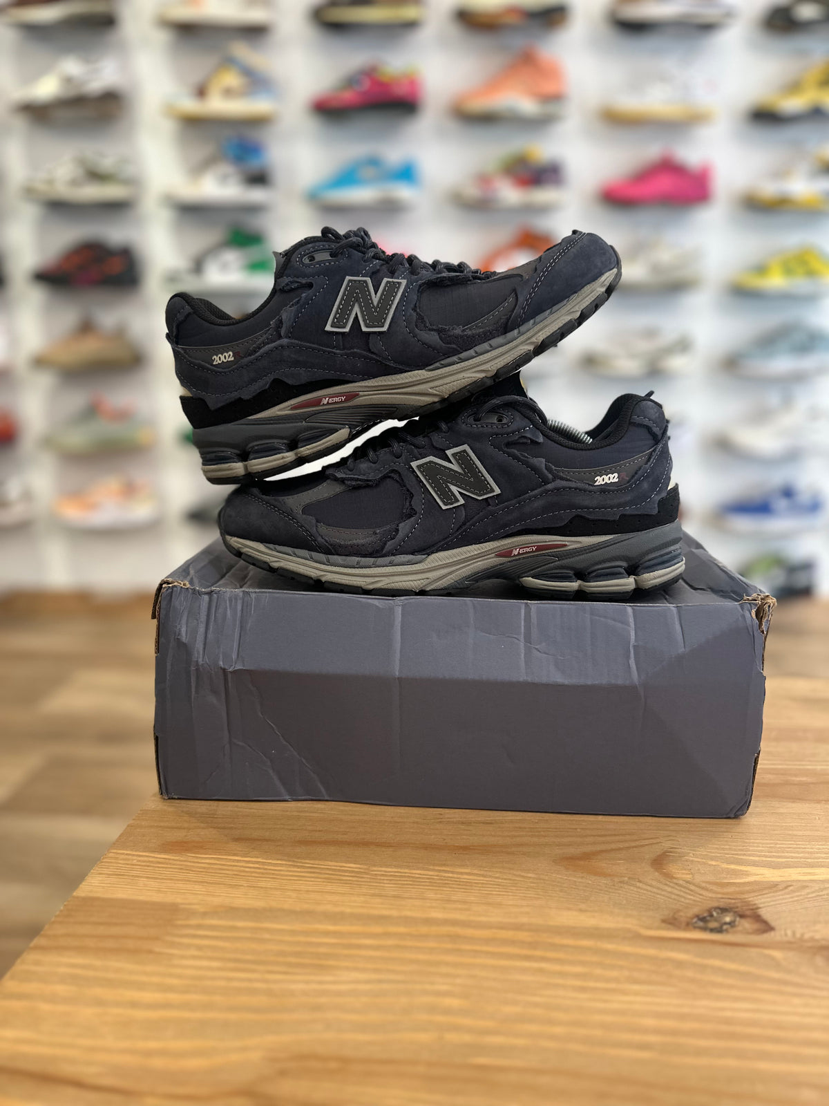 New balance 2002r protection pack éclipse ( taille 41,5 )