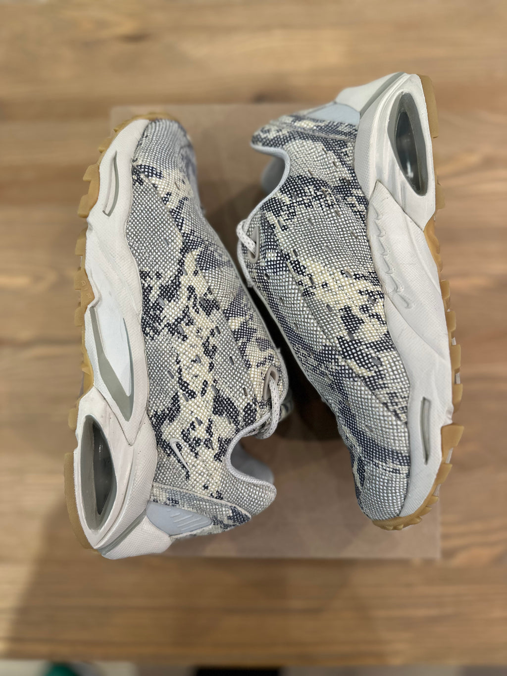 Nike nocta hot step snakeskin ( taille 37,5 )