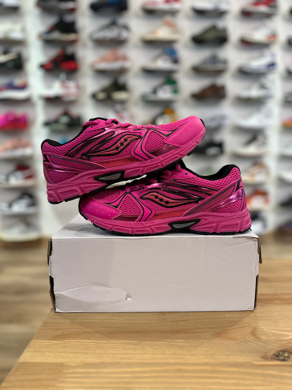 Saucony ride millenium pink fluo ( taille 39 )