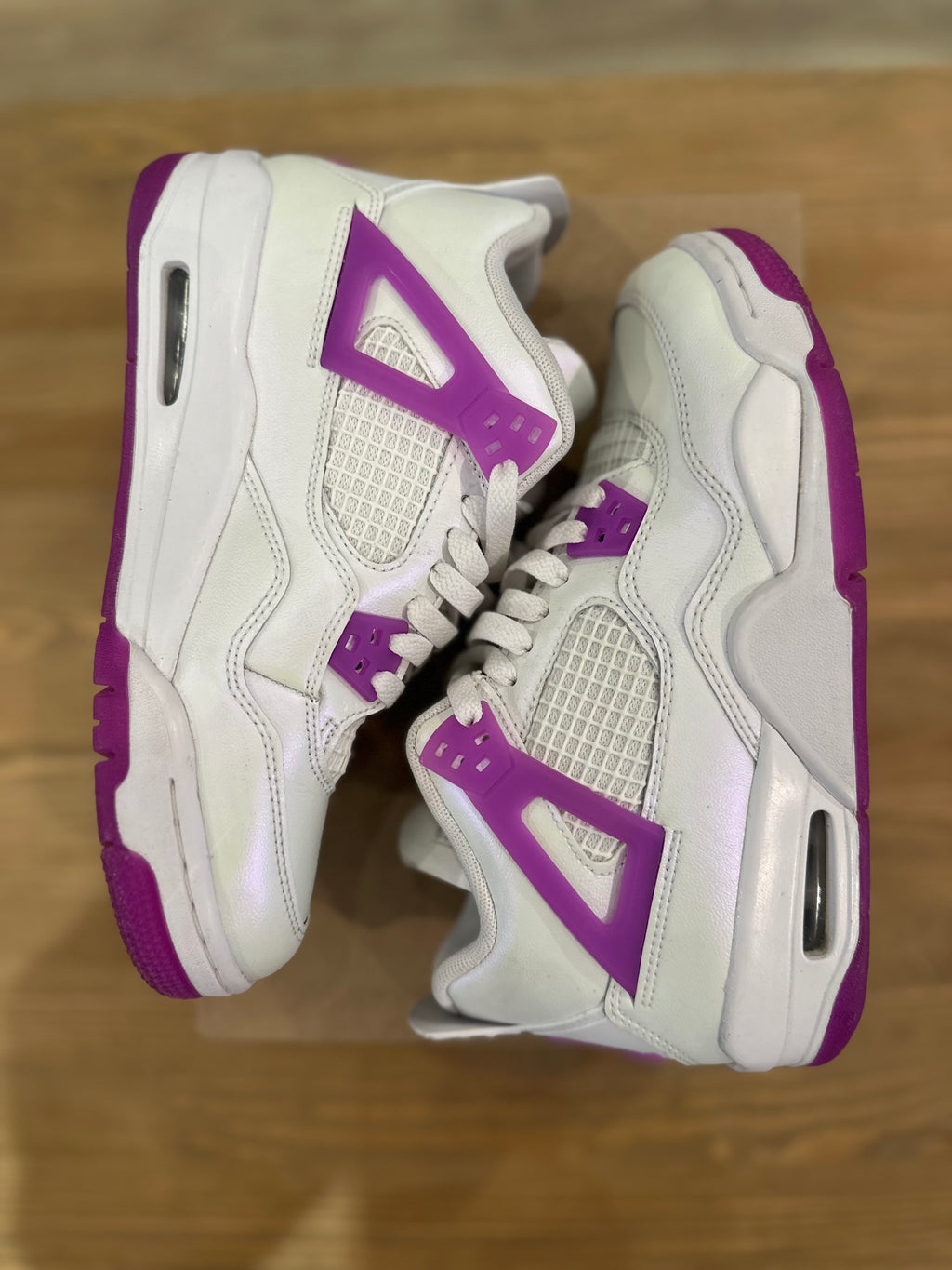 Nike Jordan 4 rétro hyper violet ( taille 38,5 )
