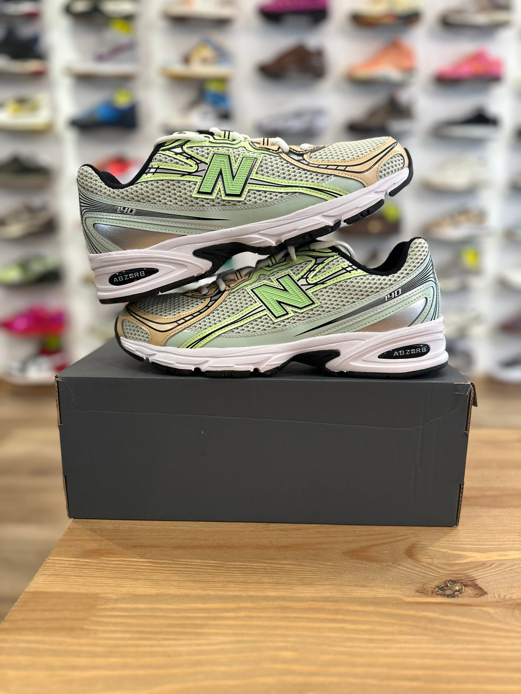 New balance 740 mint flash ( taille 44 )