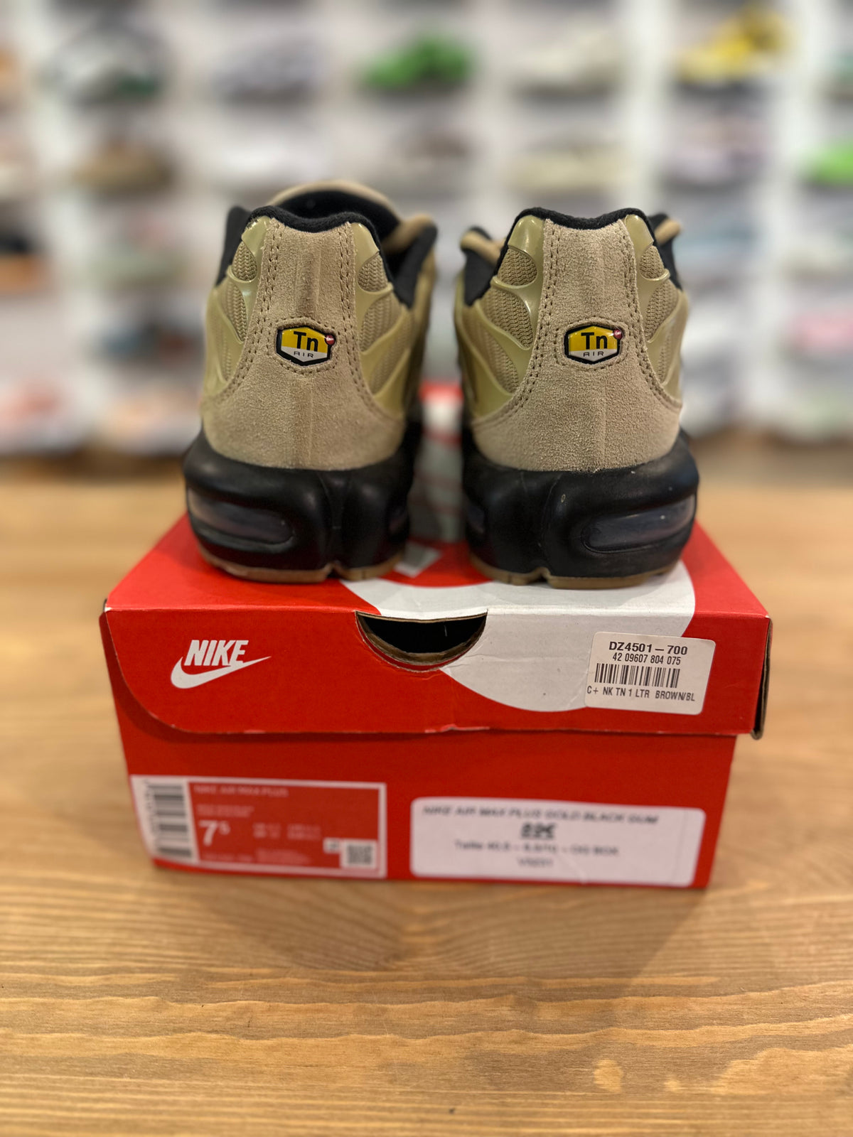 Nike air Max plus gold black gum ( taille 40,5 )