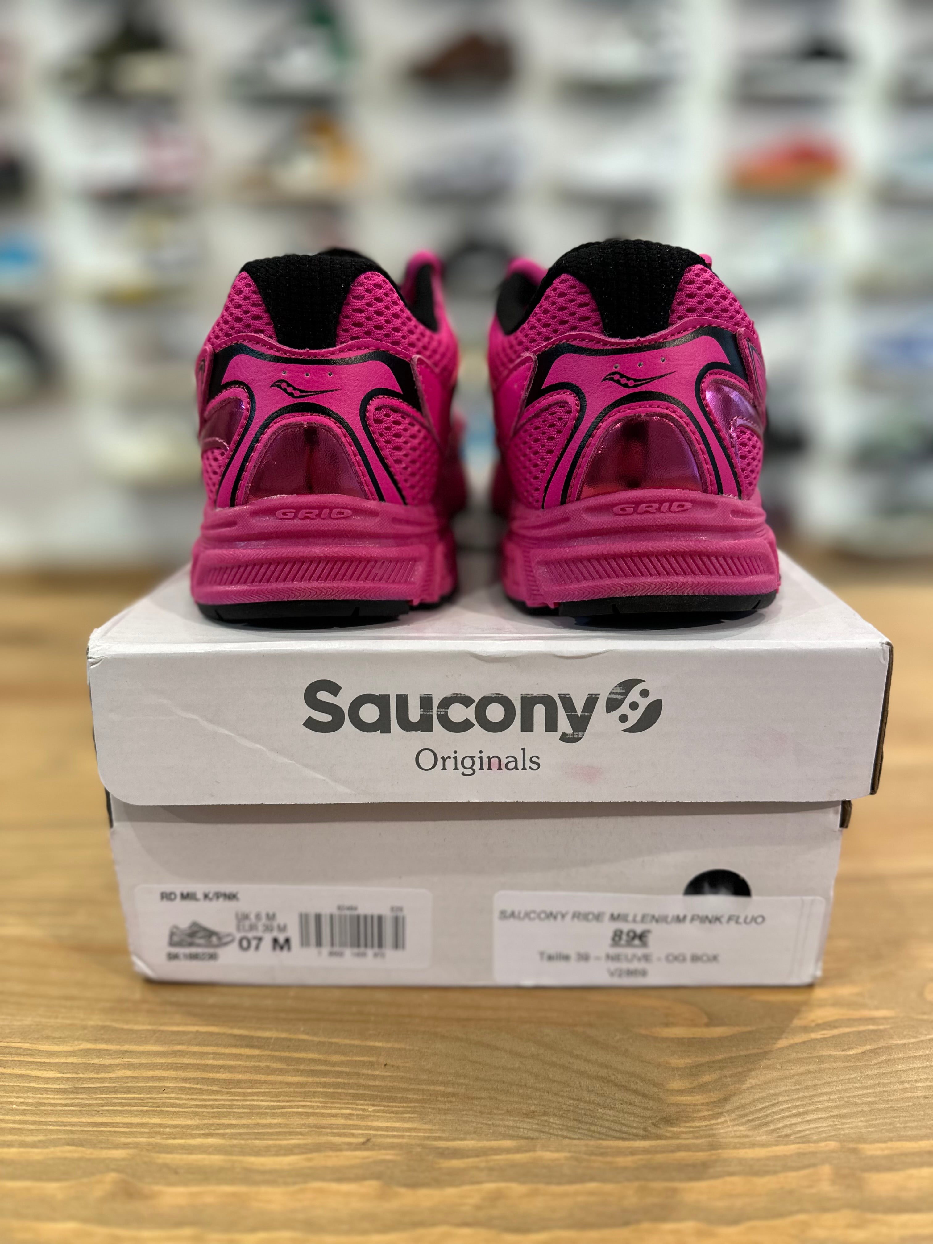 Saucony ride millenium pink fluo ( taille 39 )
