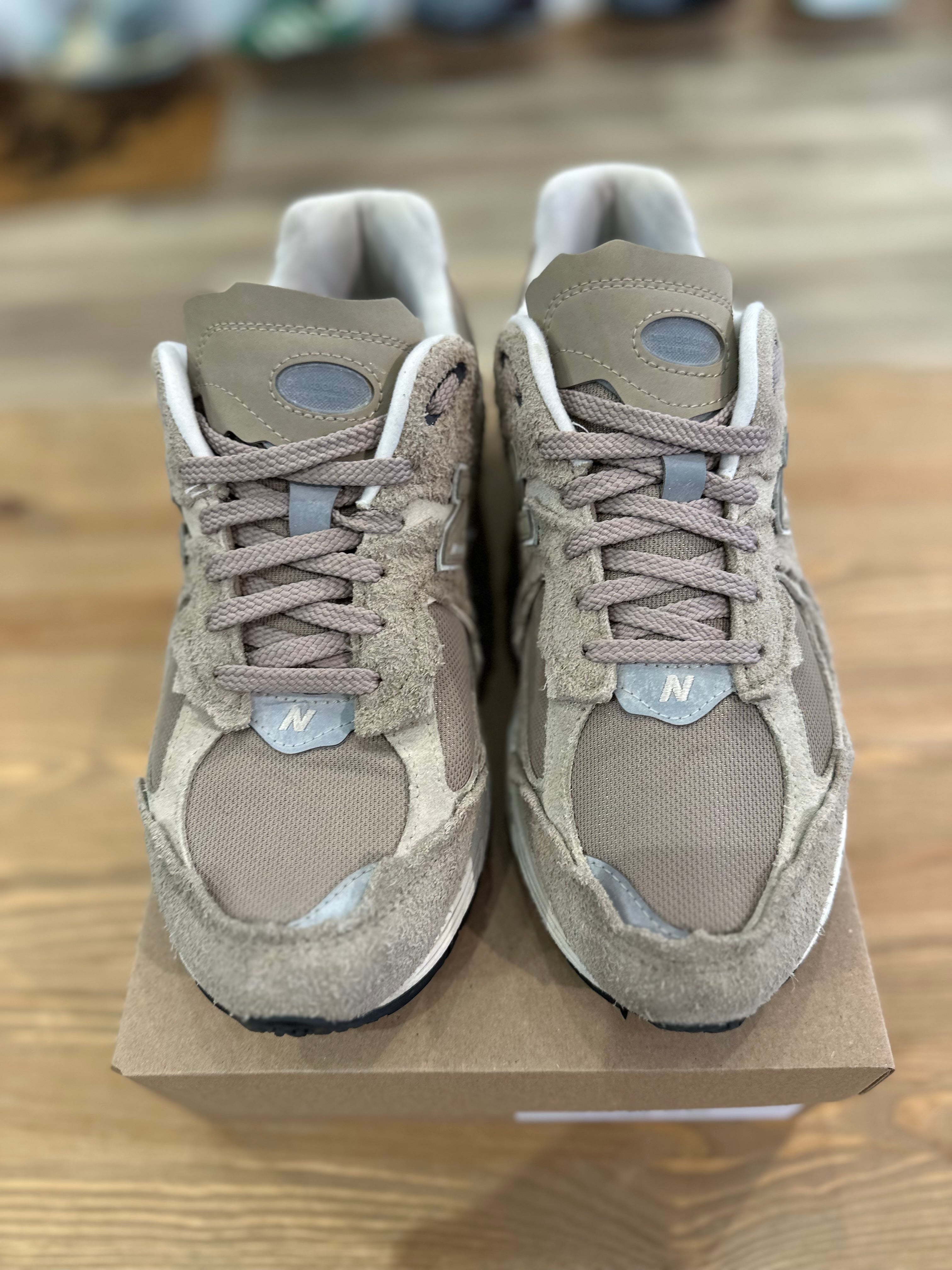New balance 2002r protection pack sandrift