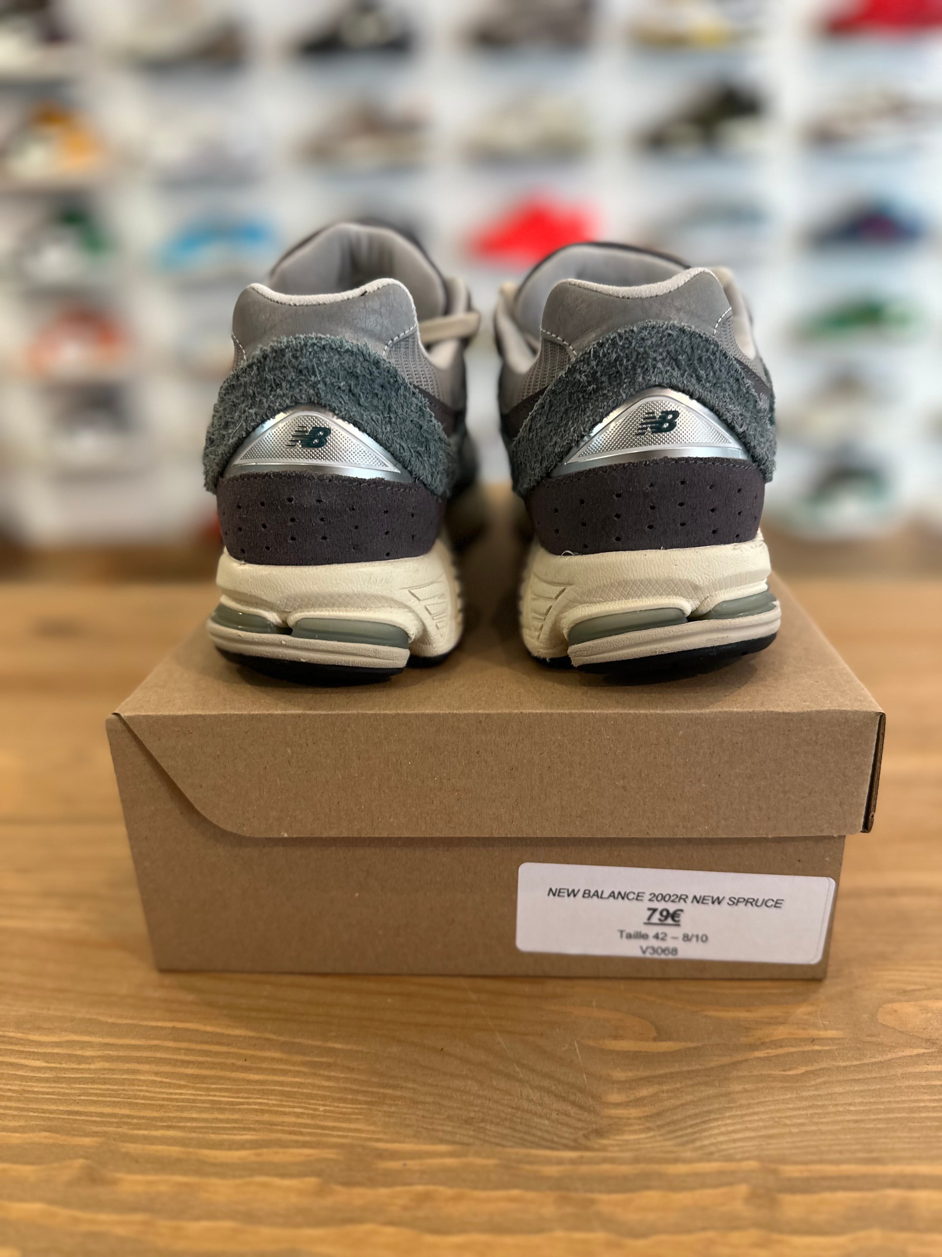New balance 2002R New spruce ( taille 42 )