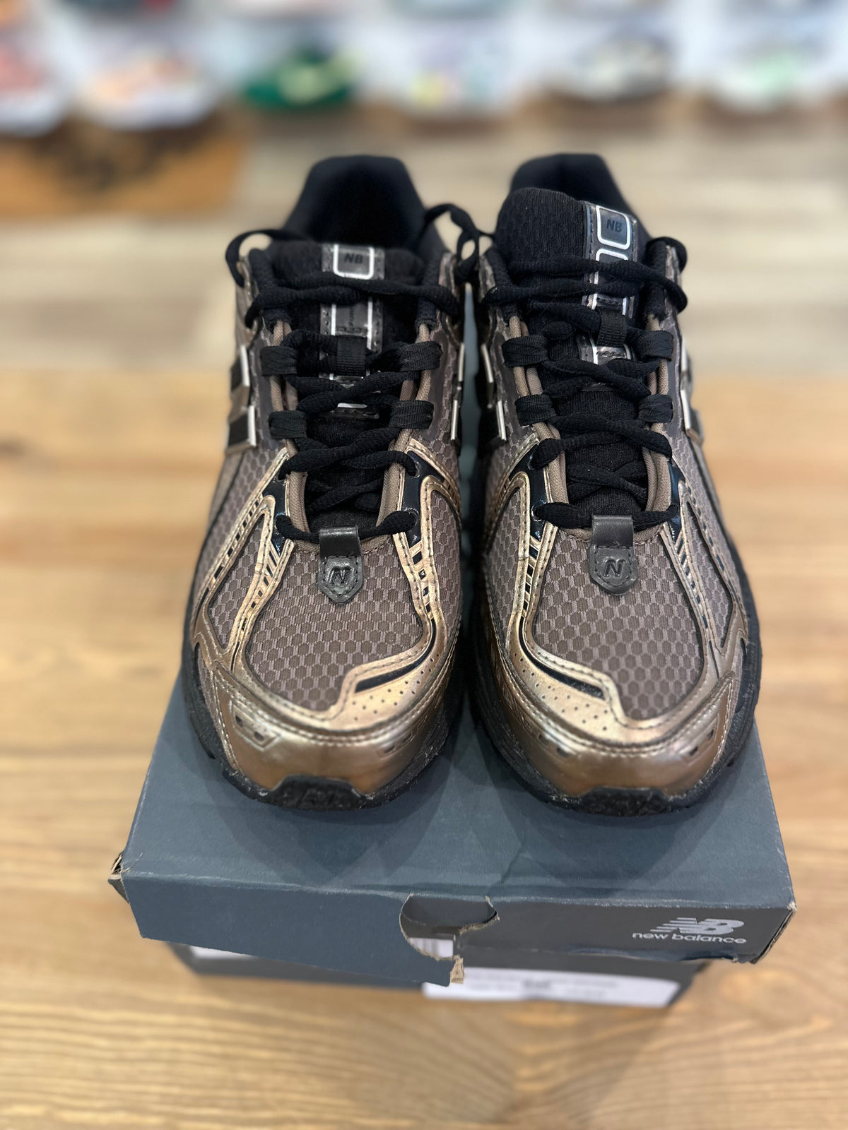 New balance 1906R bronze ( taille 39,5 )