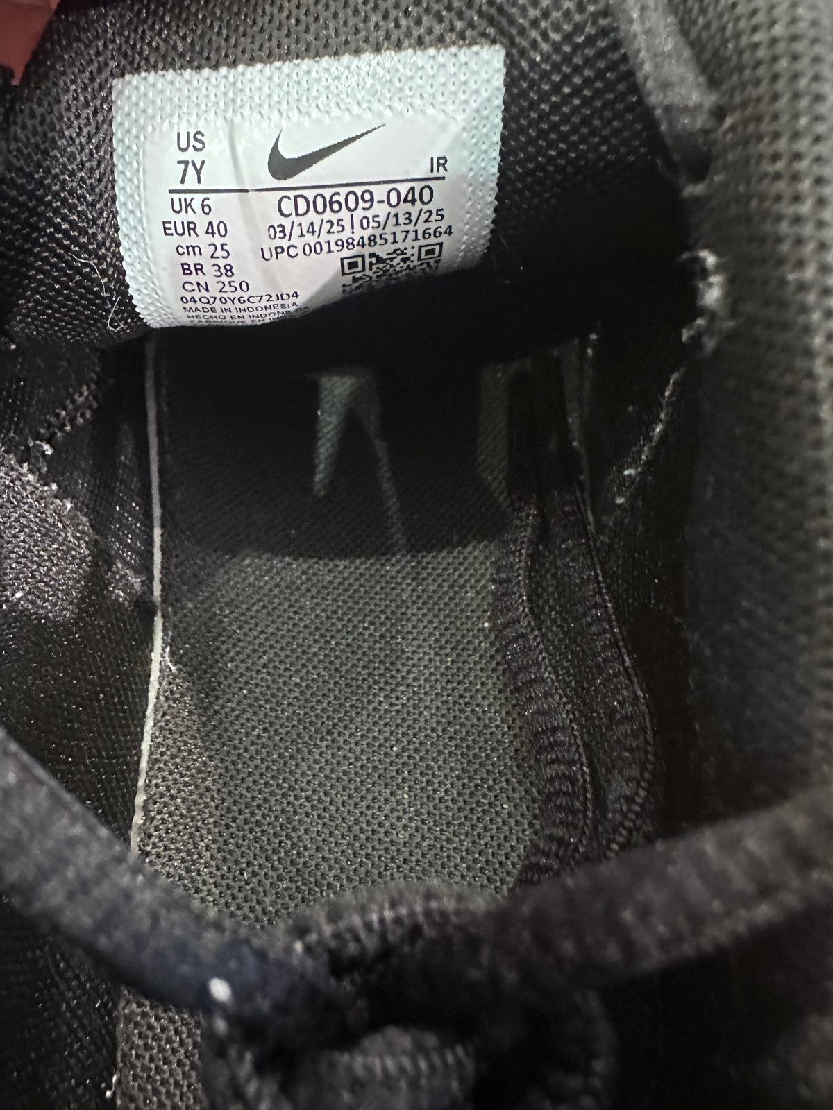 Nike air Max plus black hyper crimson ( taille 40 gs )
