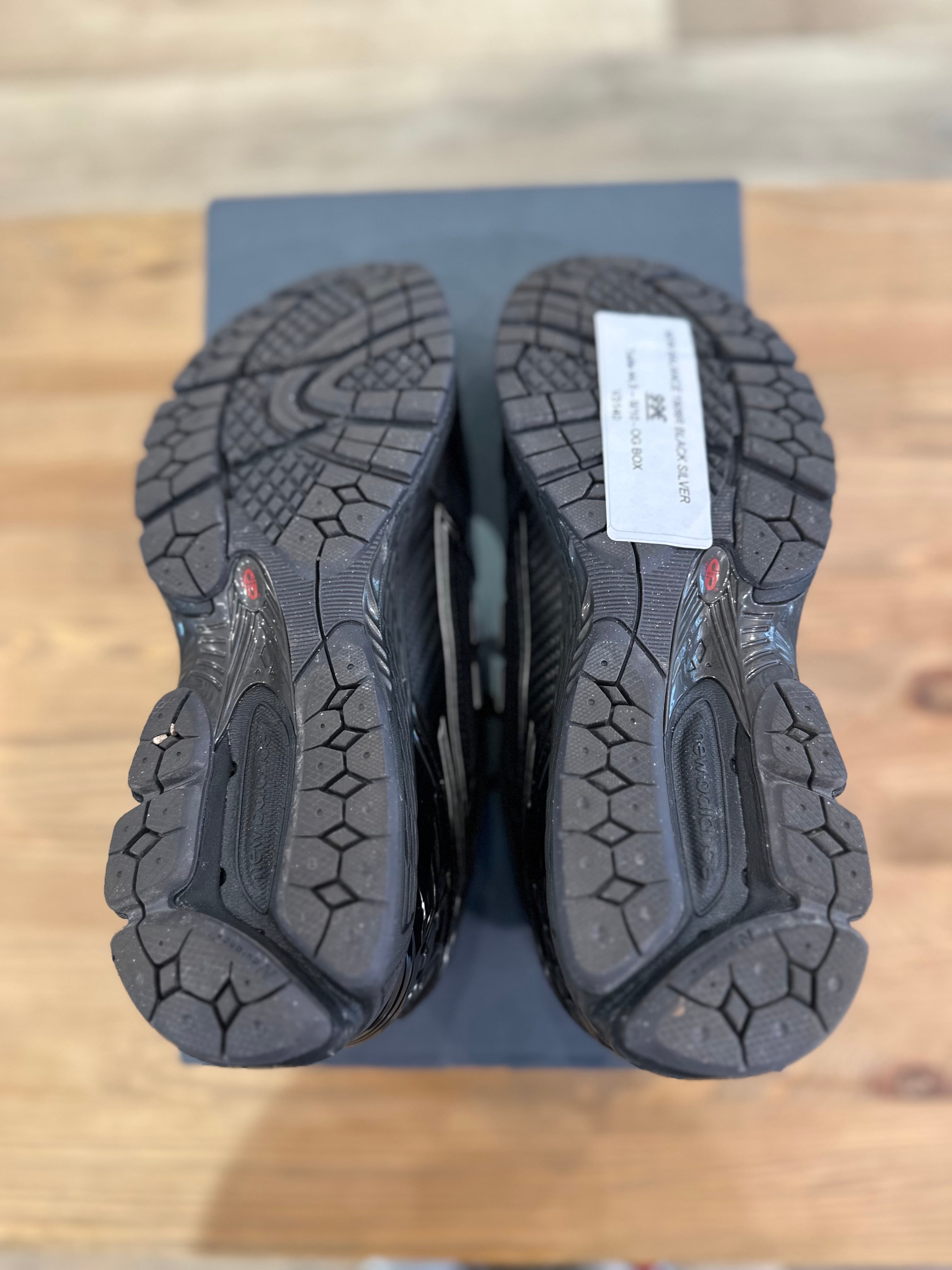 New balance 1906r black Silver ( taille 44,5 )