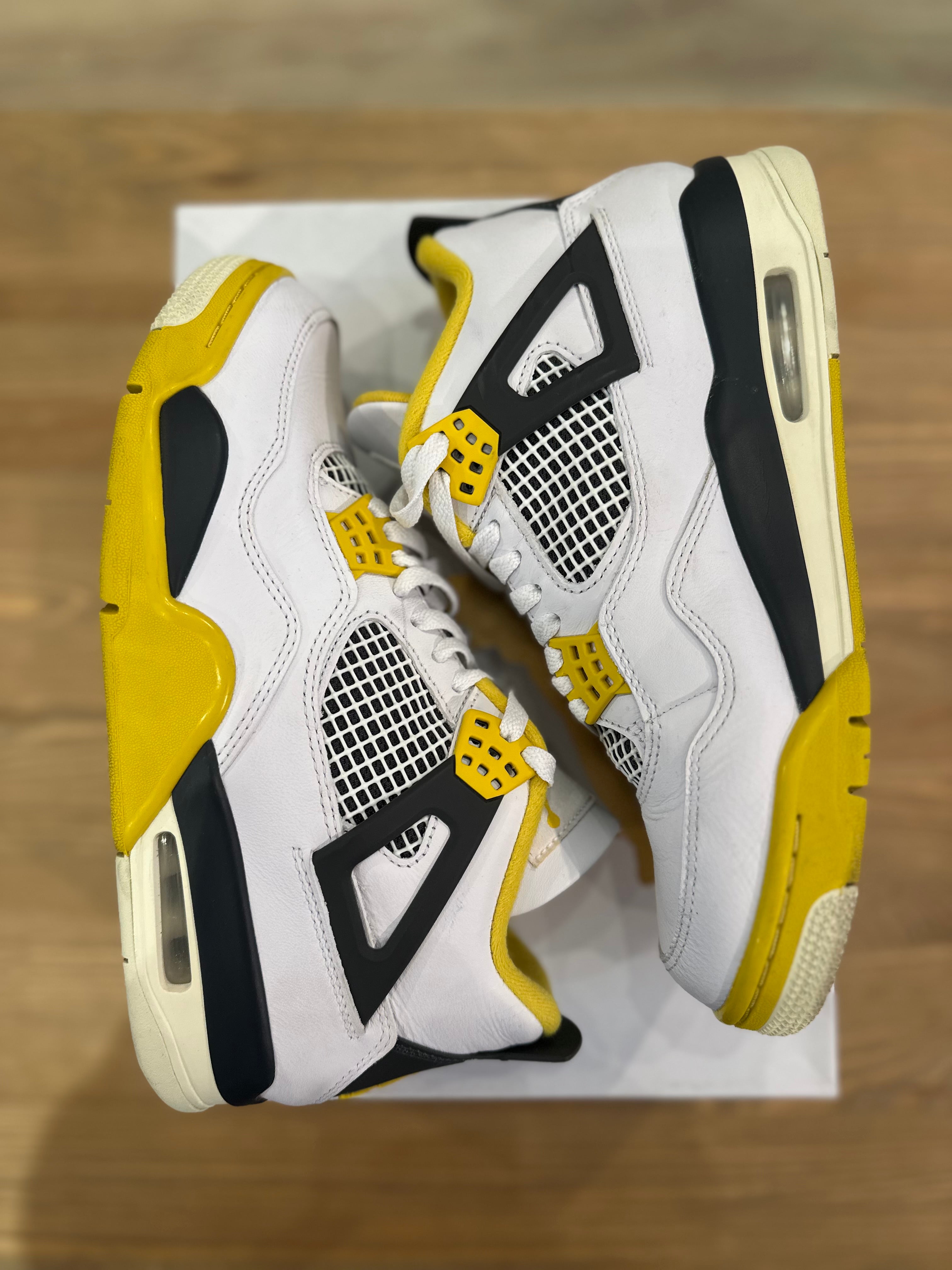Nike Jordan 4 rétro vivid sulfur ( taille 41 )
