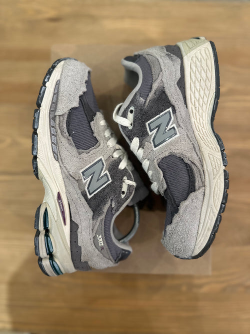 New balance 2002r protection pack rain cloud ( taille 37 )