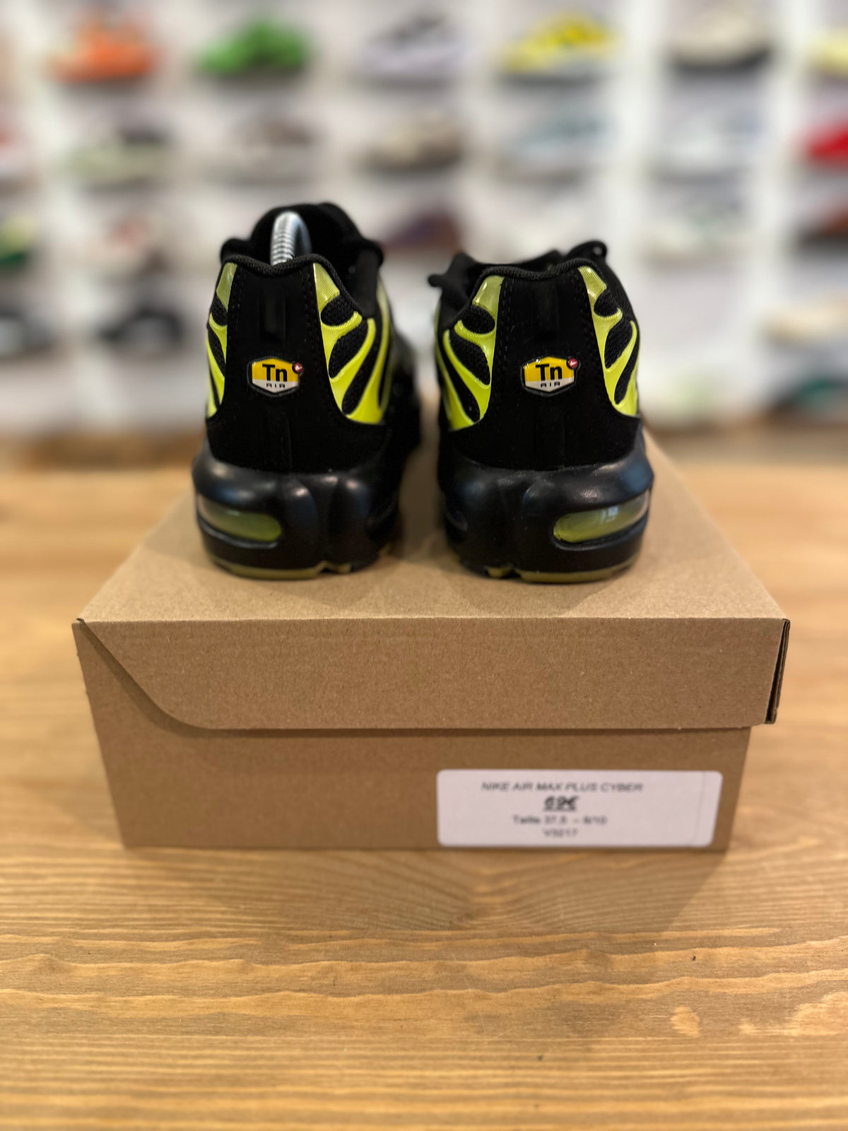 Nike air Max plus cyber ( taille 37,5 )