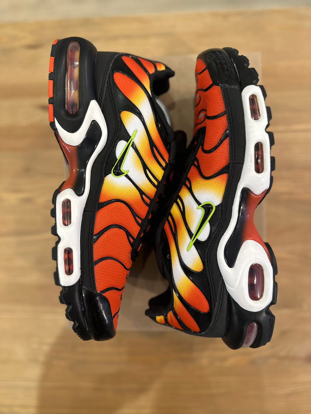 Nike air Max plus sunset gradient ( taille 42 )