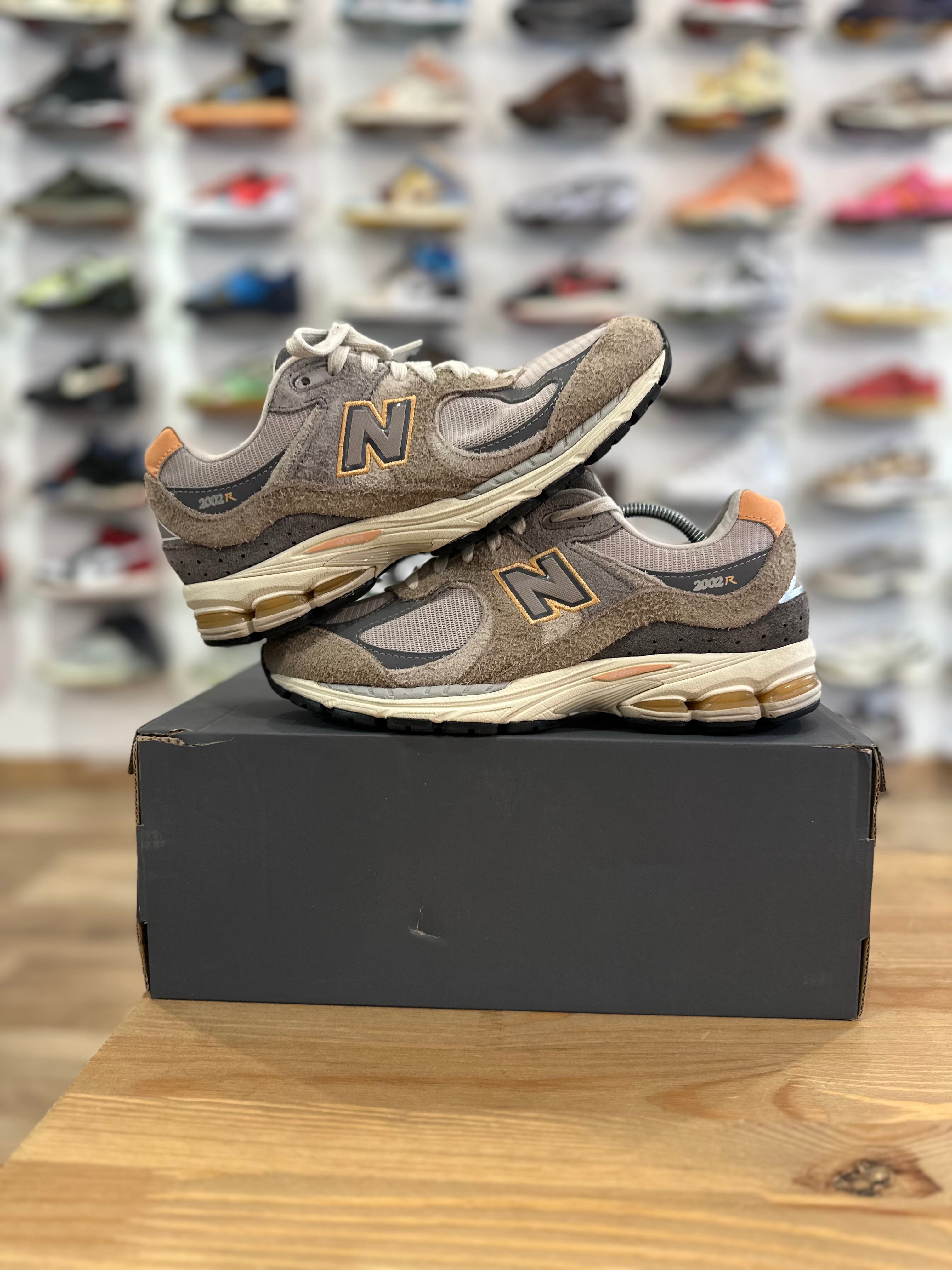New balance 2002r mushroom hazy ( taille 39,5 )