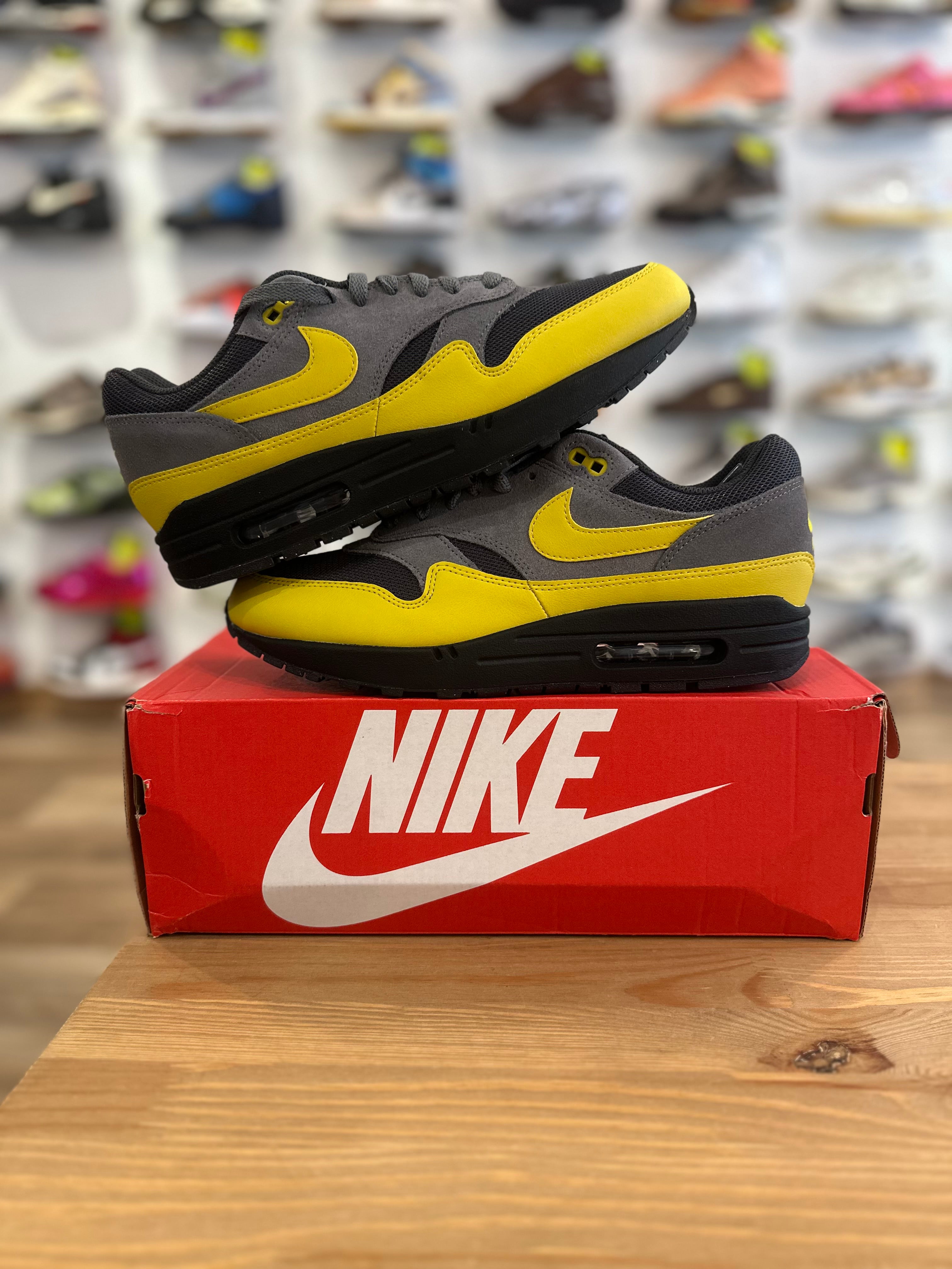 Nike air Max 1 essential Batman 2.0 ( taille 43 )