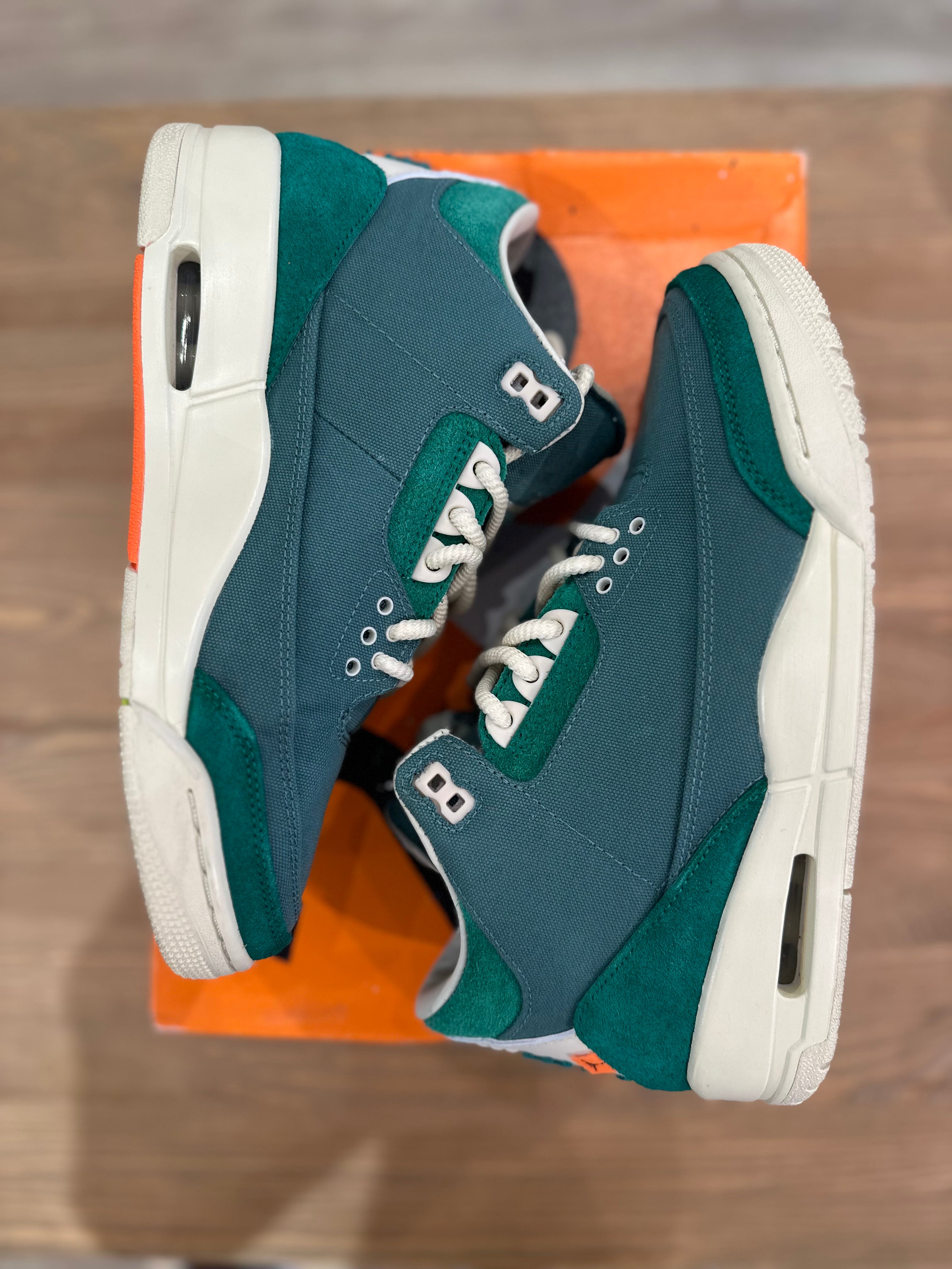 Nike Jordan 3 rétro Nina Chanel ( taille 40 )