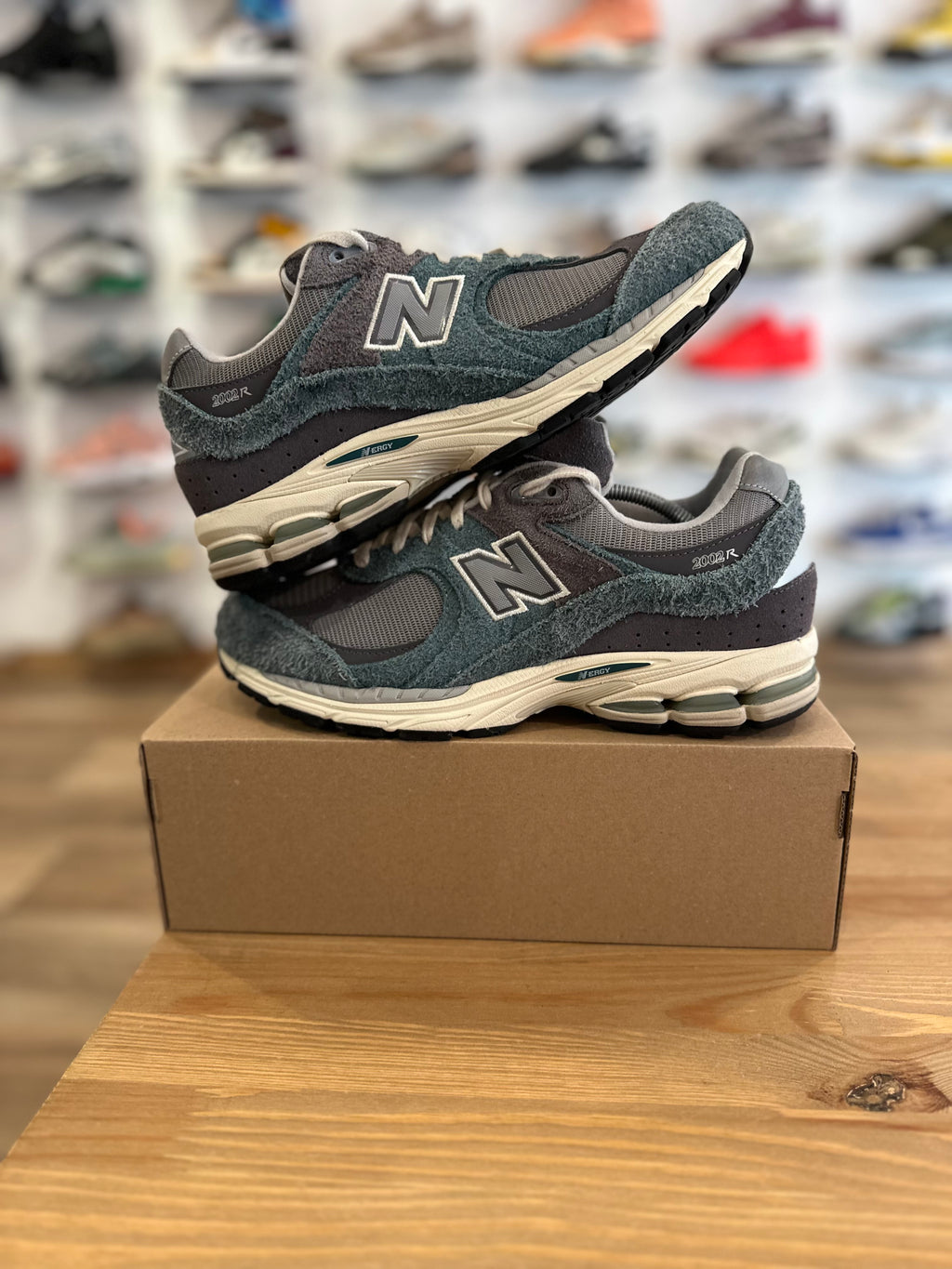 New balance 2002R New spruce ( taille 42 )
