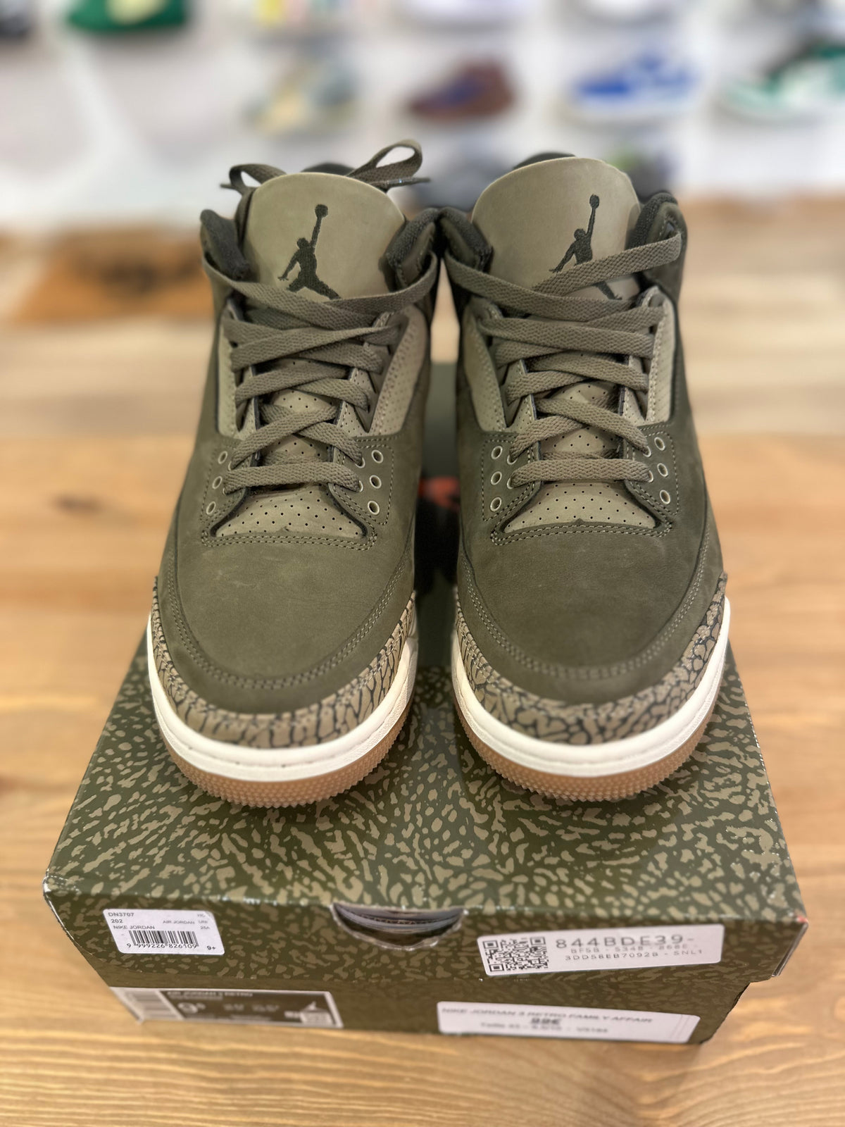 Nike Jordan 3 Rétro family affair ( taille 43 )