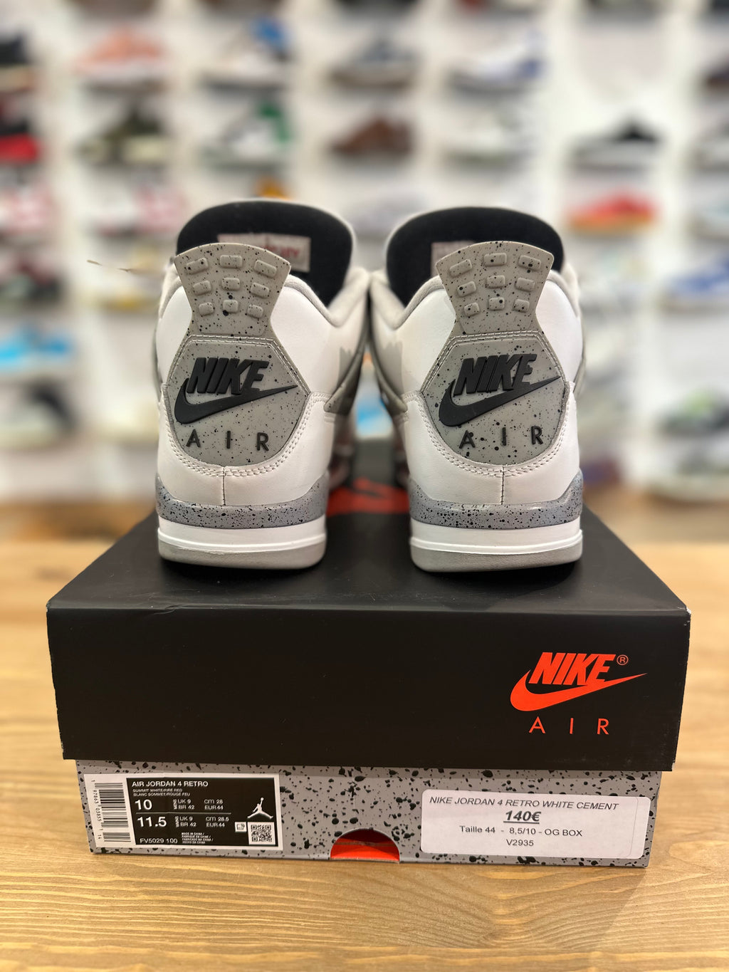 Nike Jordan 4 rétro White cément ( taille 44 )