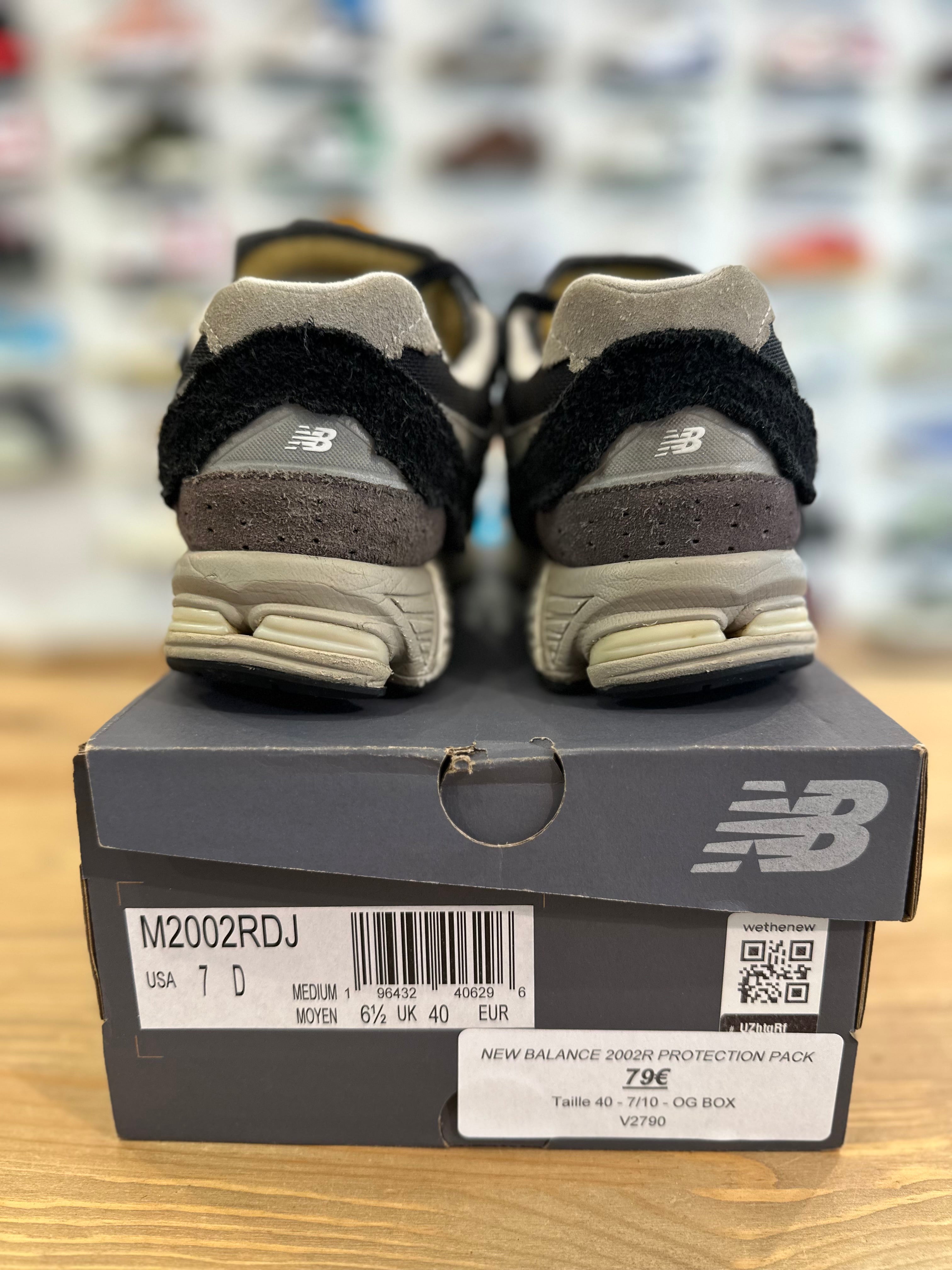 New balance 2002r protection pack black grey ( taille 40 )